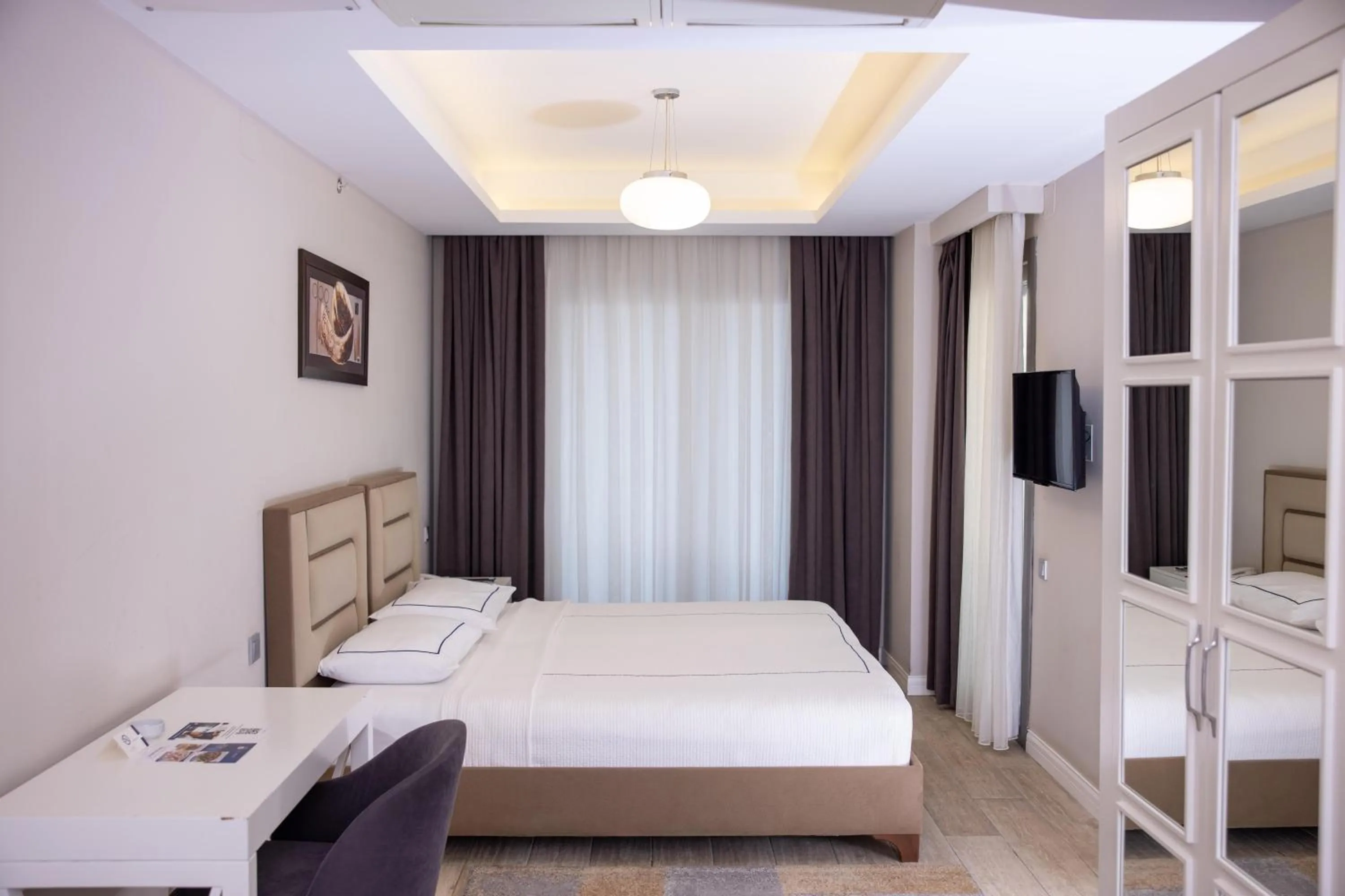 Photo of the whole room, Bed in Anemon Kent Mersin Otel