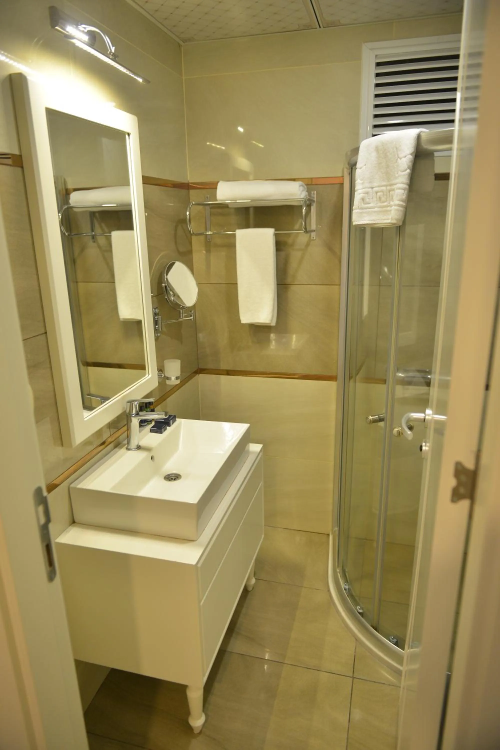 Bathroom in Anemon Kent Mersin Otel