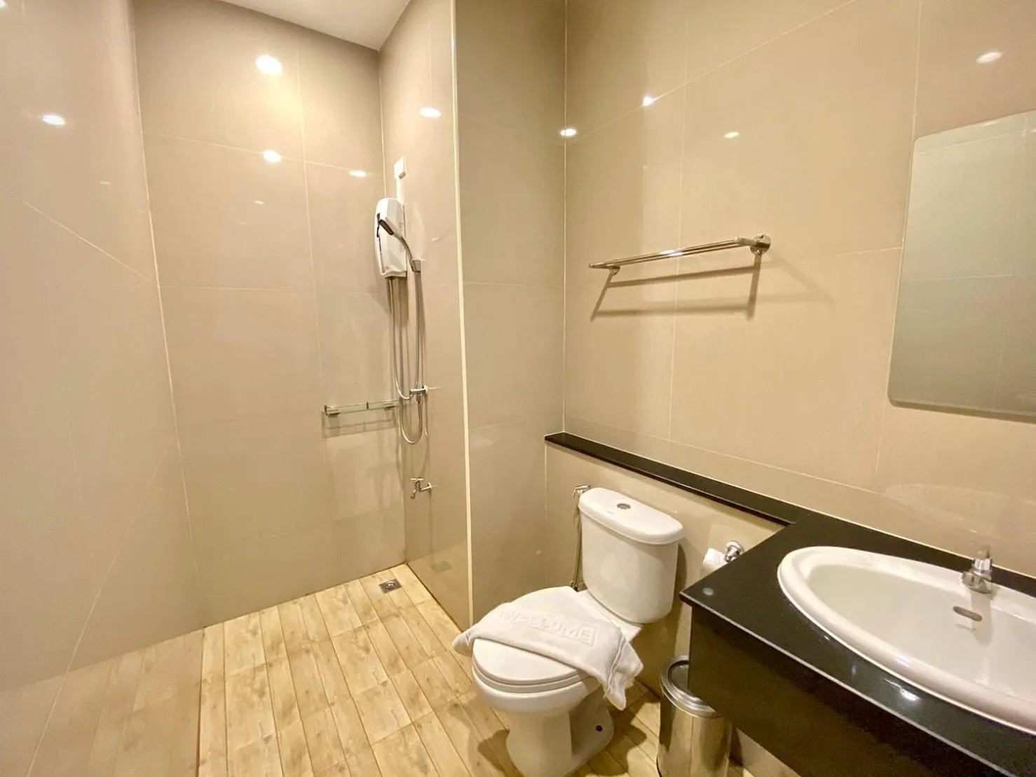 Bathroom in The Vet Boutique Hotel - SHA Extra Plus