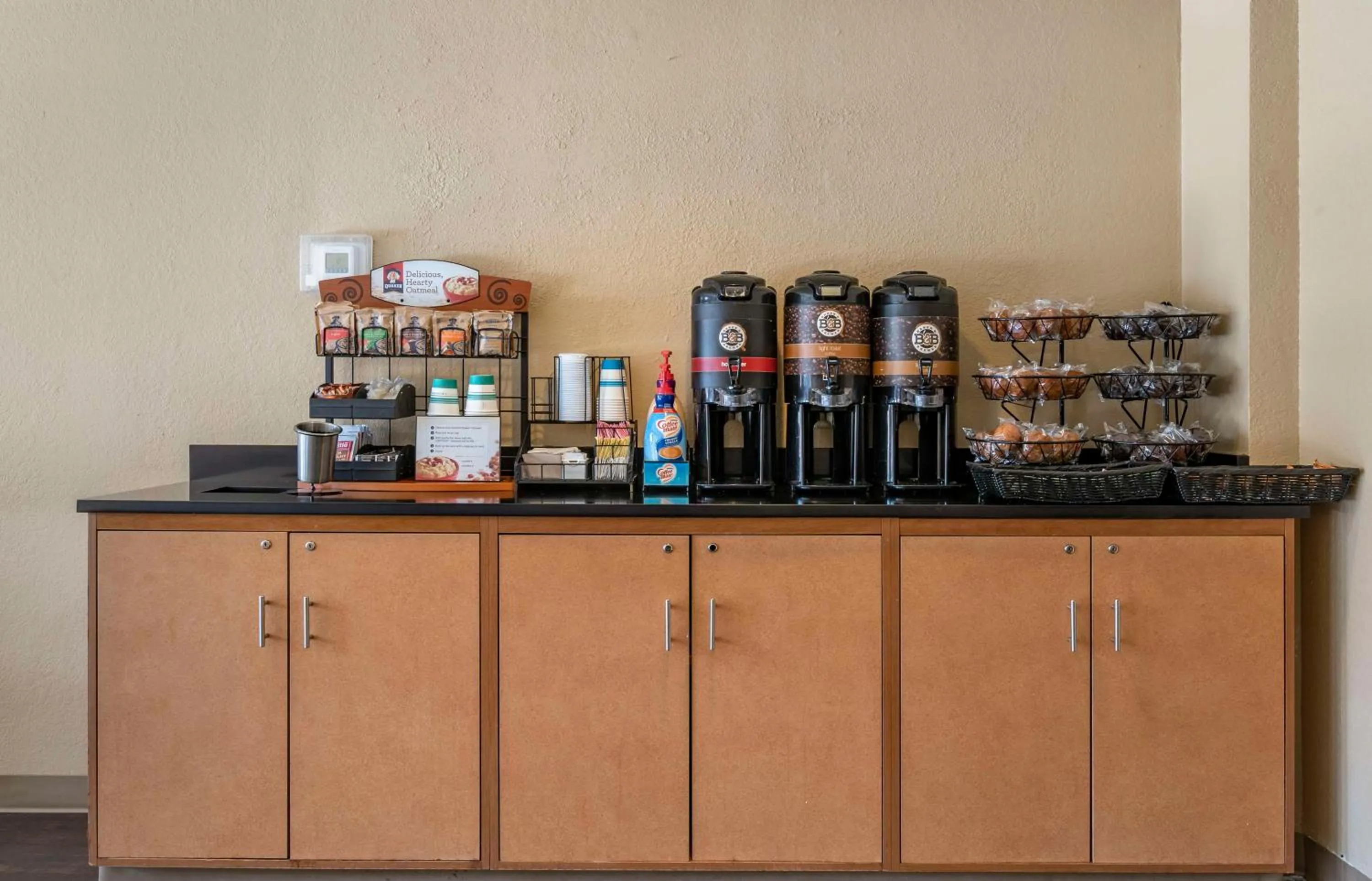 Breakfast in Extended Stay America Suites - Orlando - Maitland - 1776 Pembrook Dr