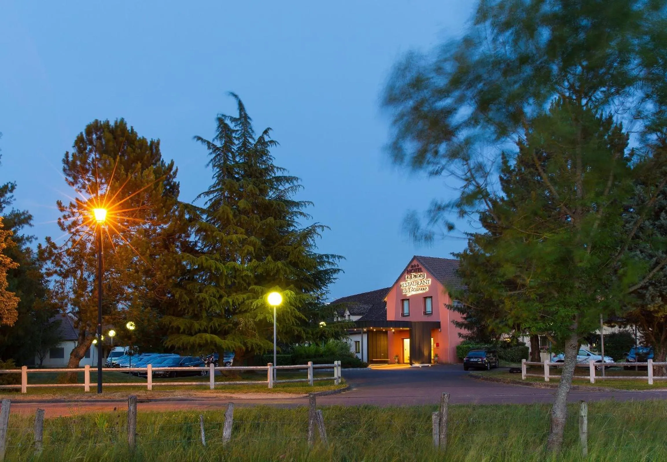 Decorative detail in Le Dracy Hôtel et Spa