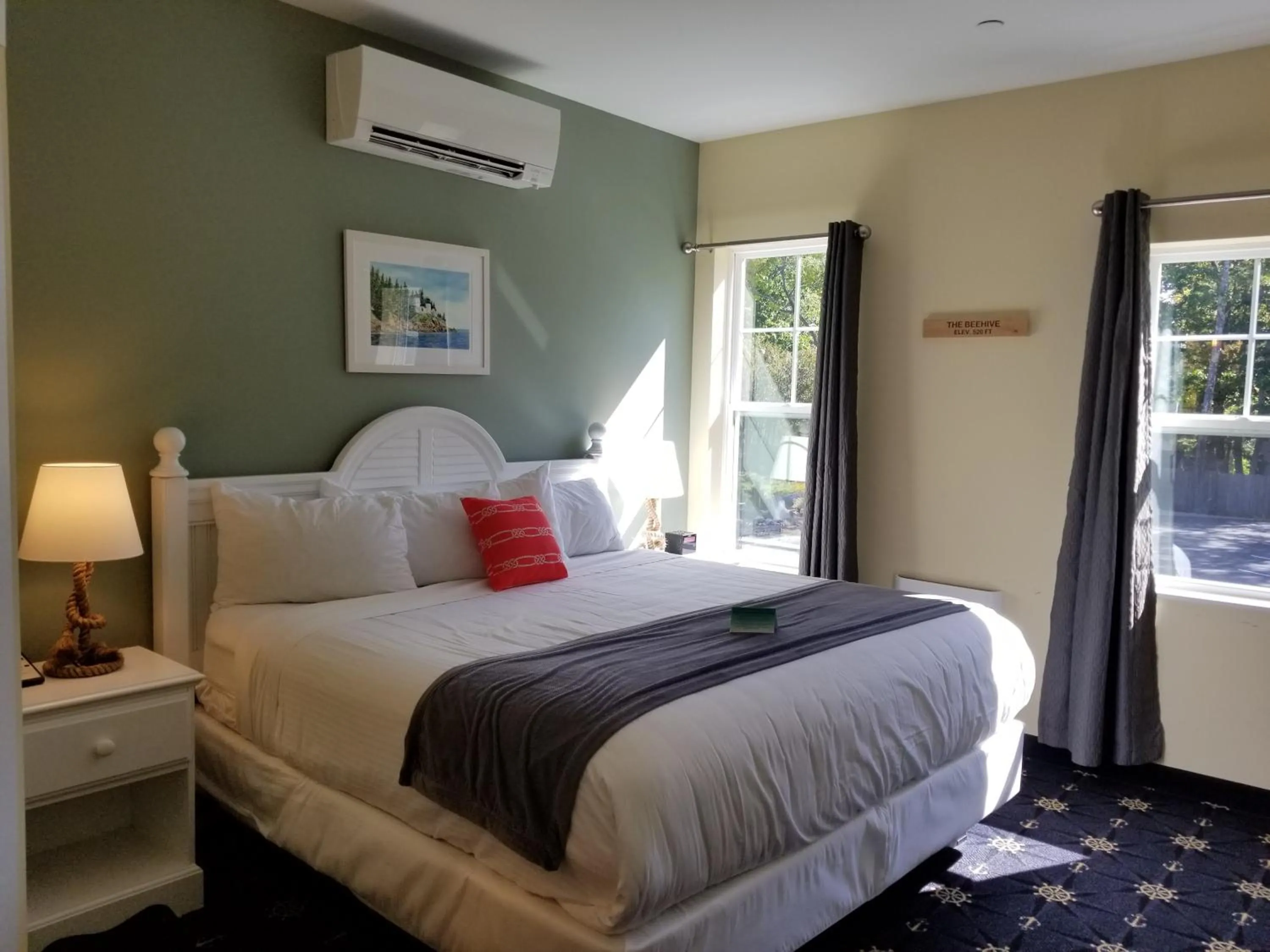 Photo of the whole room, Bed in The Inn on Mount Desert