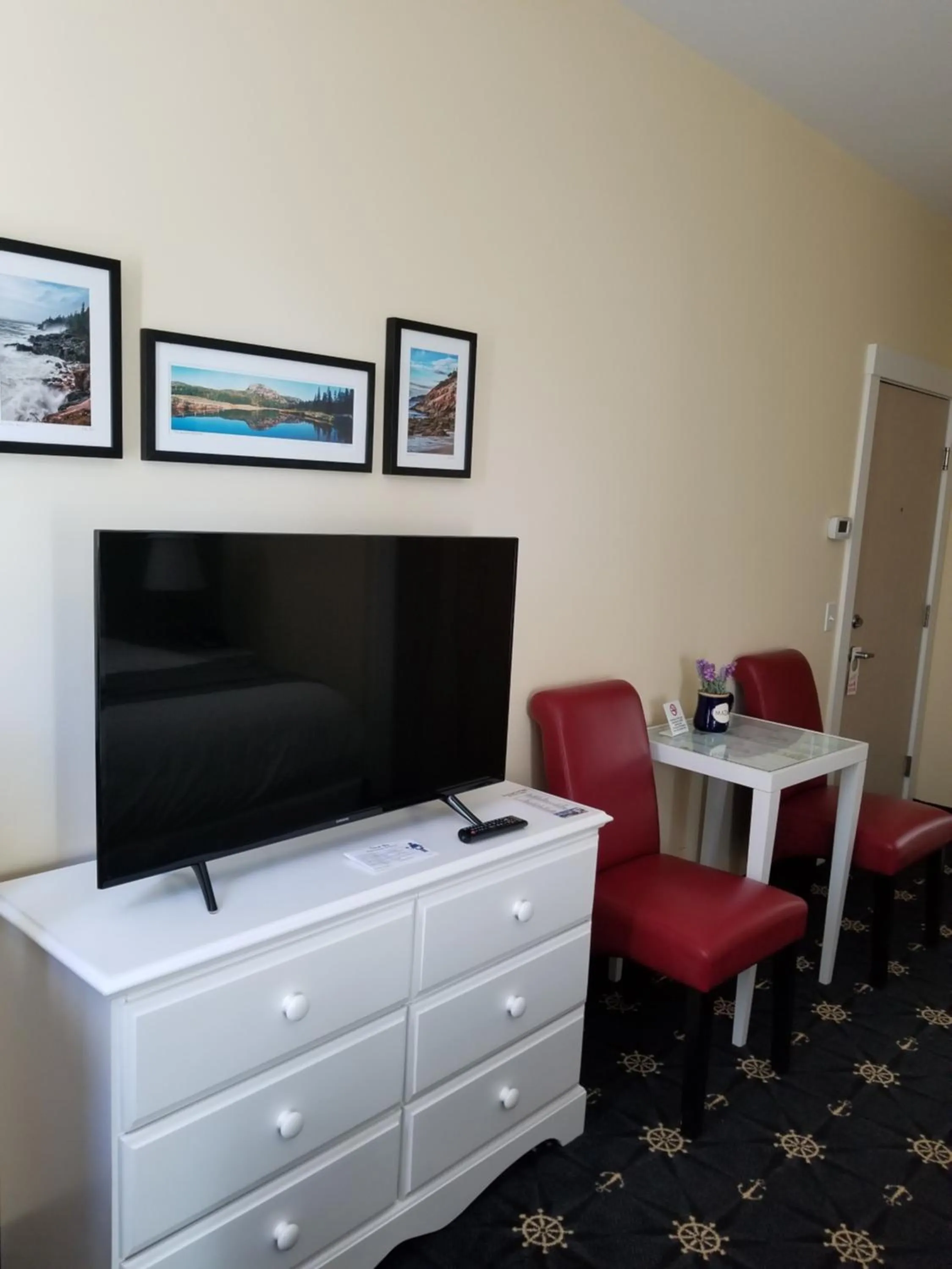 TV and multimedia in The Inn on Mount Desert