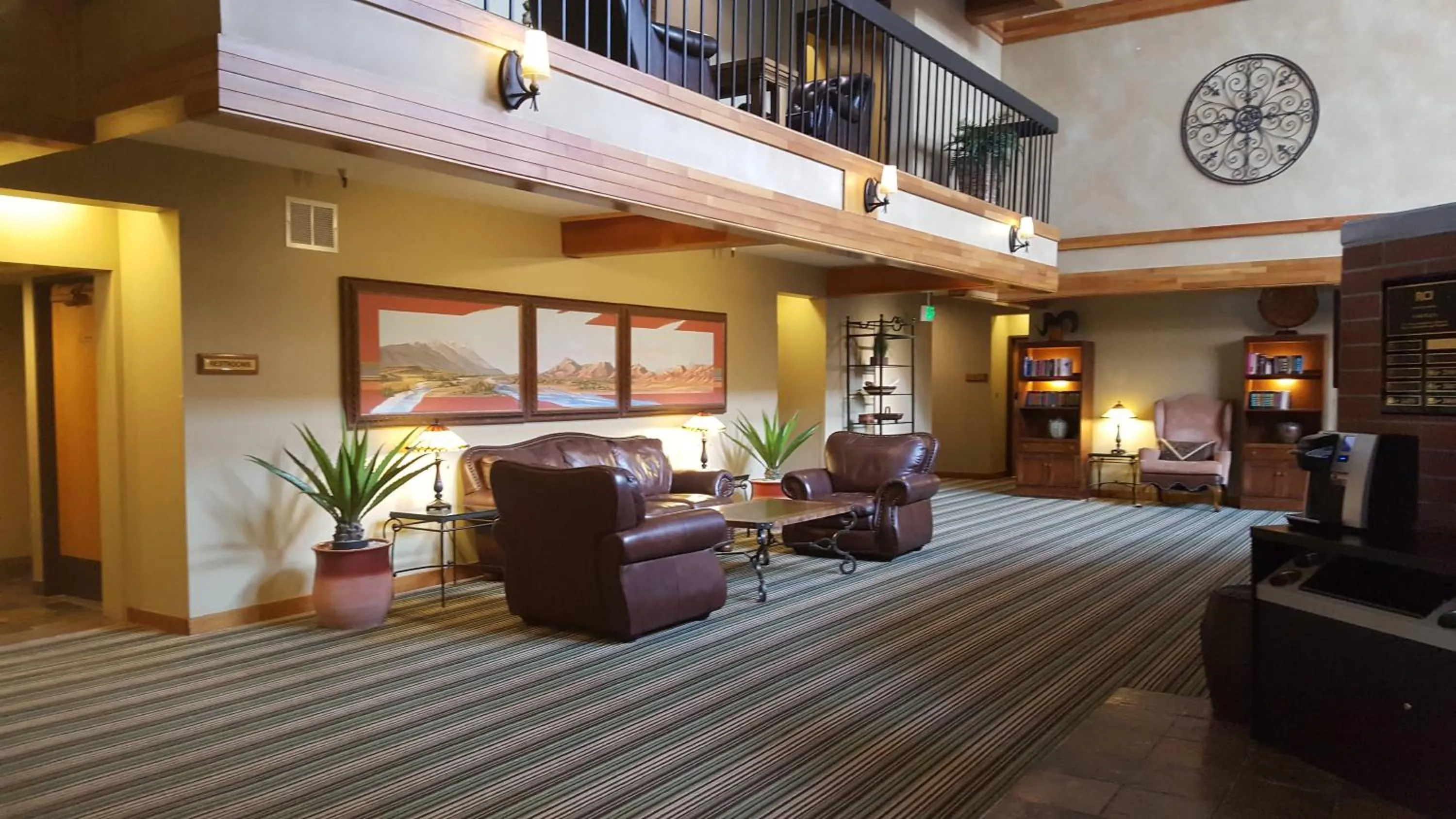 Seating area in Raintree's Park Plaza Park City