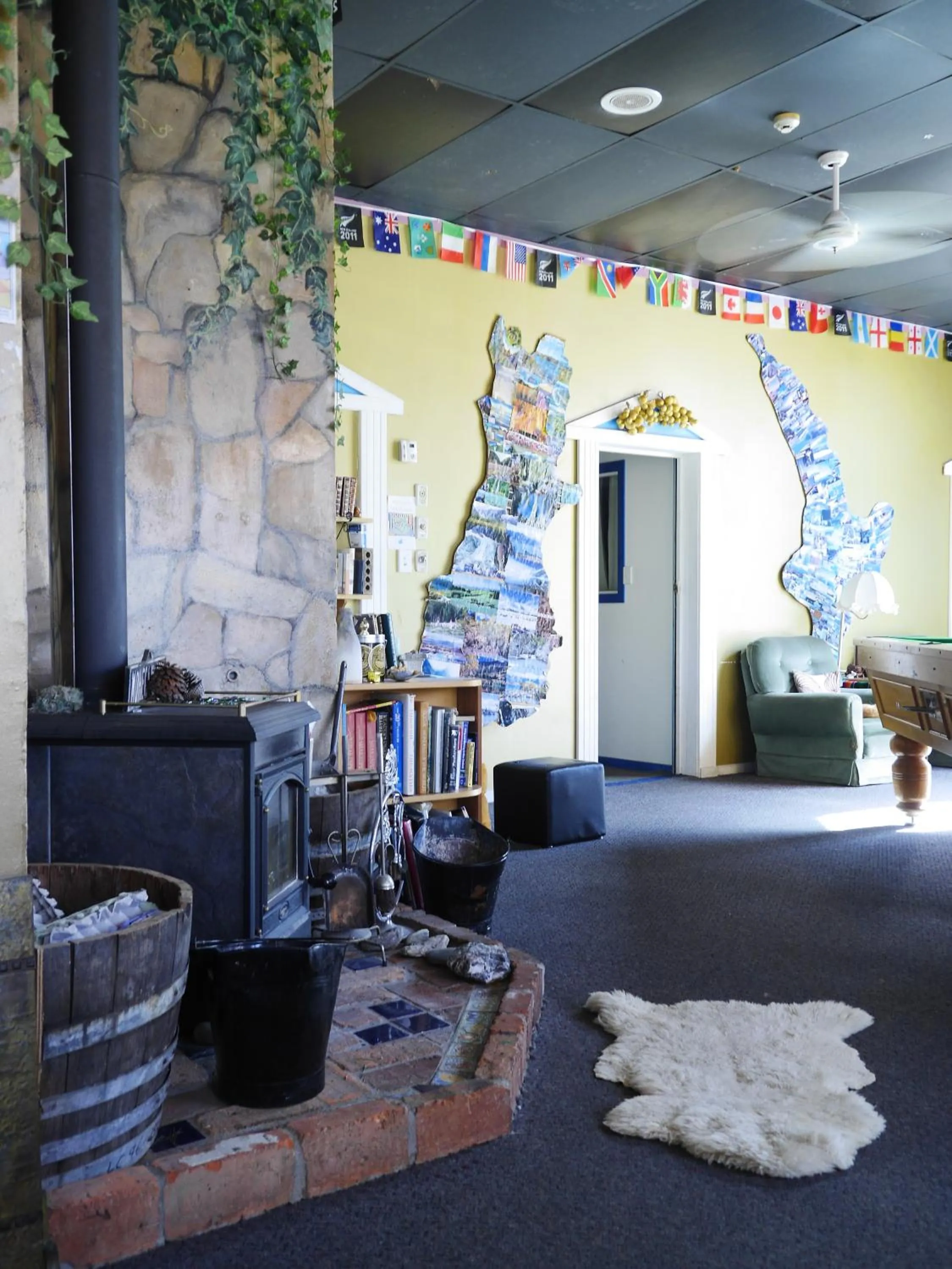 Decorative detail in Atlantis Backpackers