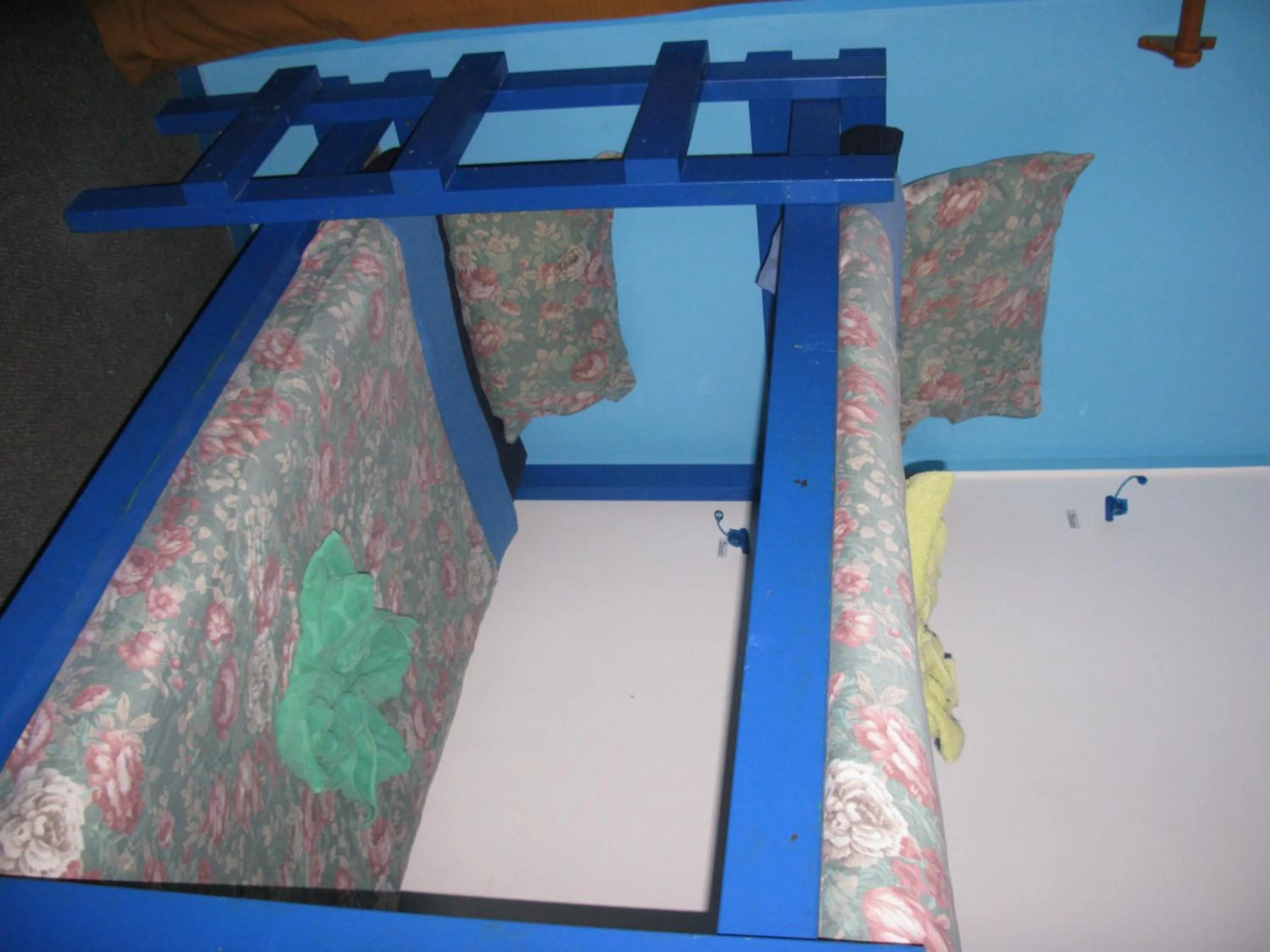 bunk bed in Atlantis Backpackers