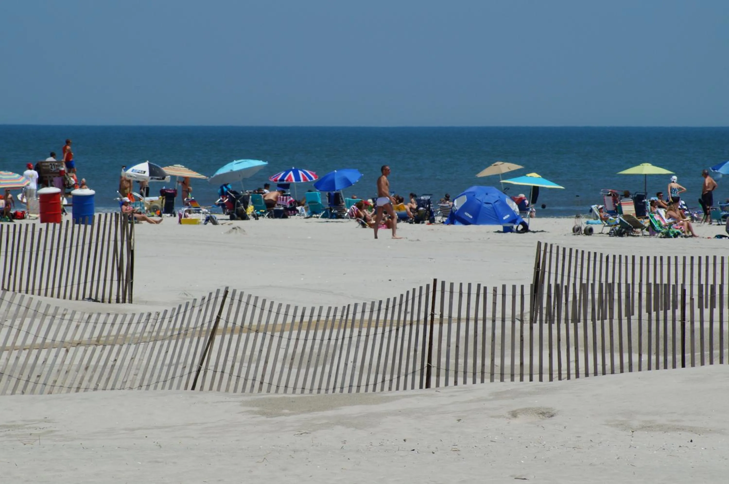 People in Beau Rivage Beach Resort