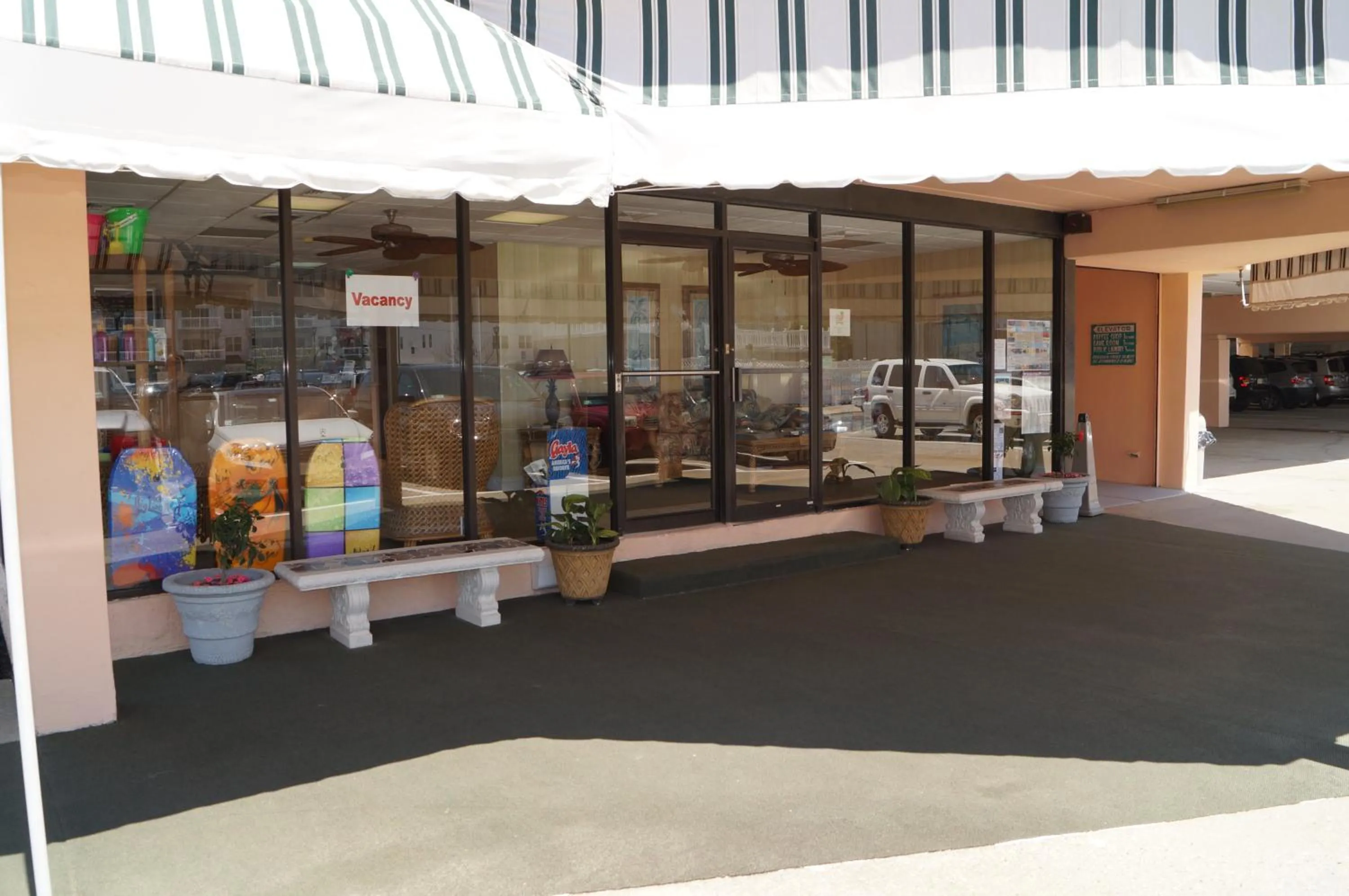 Area and facilities in Beau Rivage Beach Resort