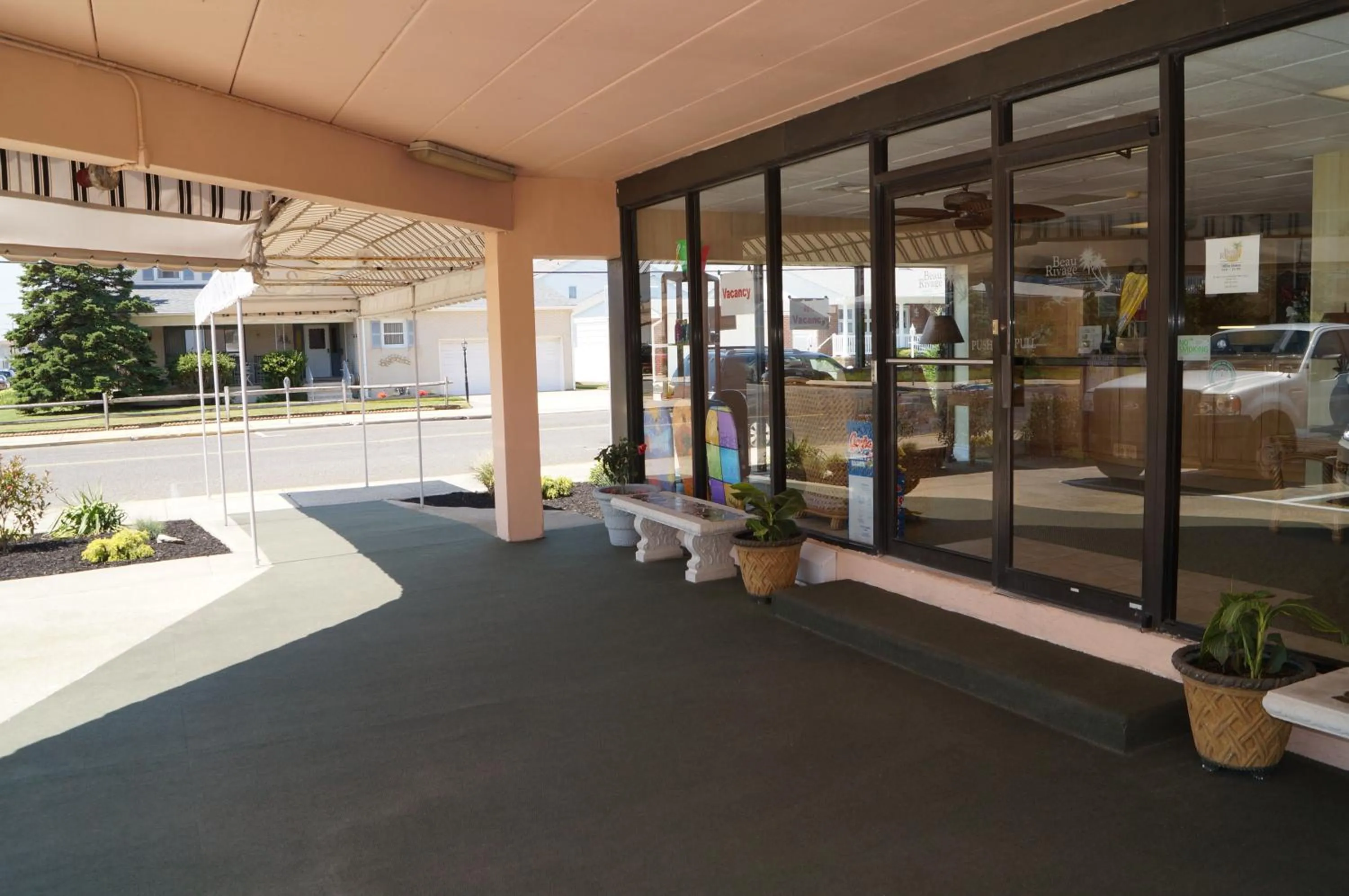 Area and facilities in Beau Rivage Beach Resort