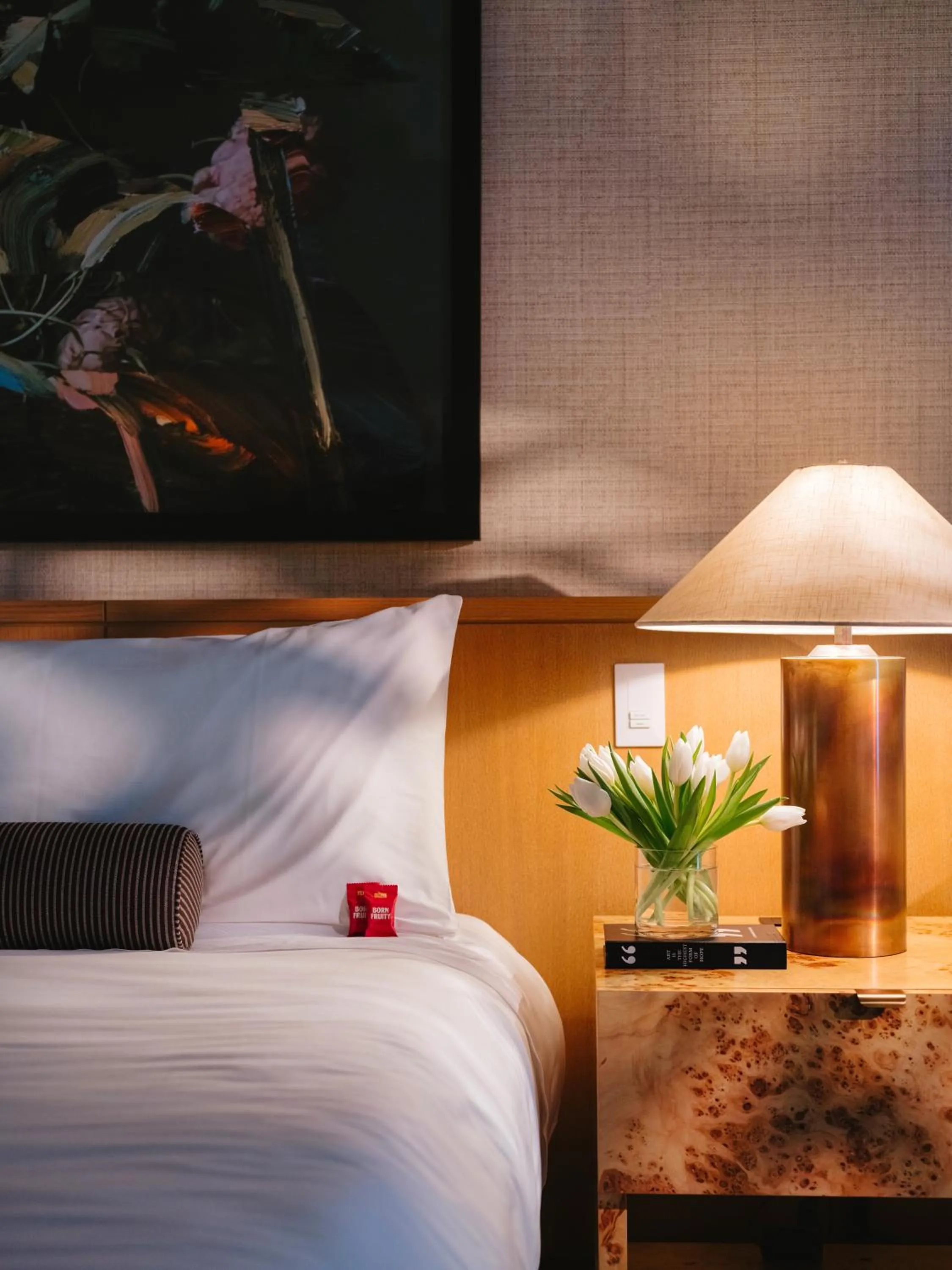 Bedroom, Bed in 21c Museum Hotel Bentonville - MGallery