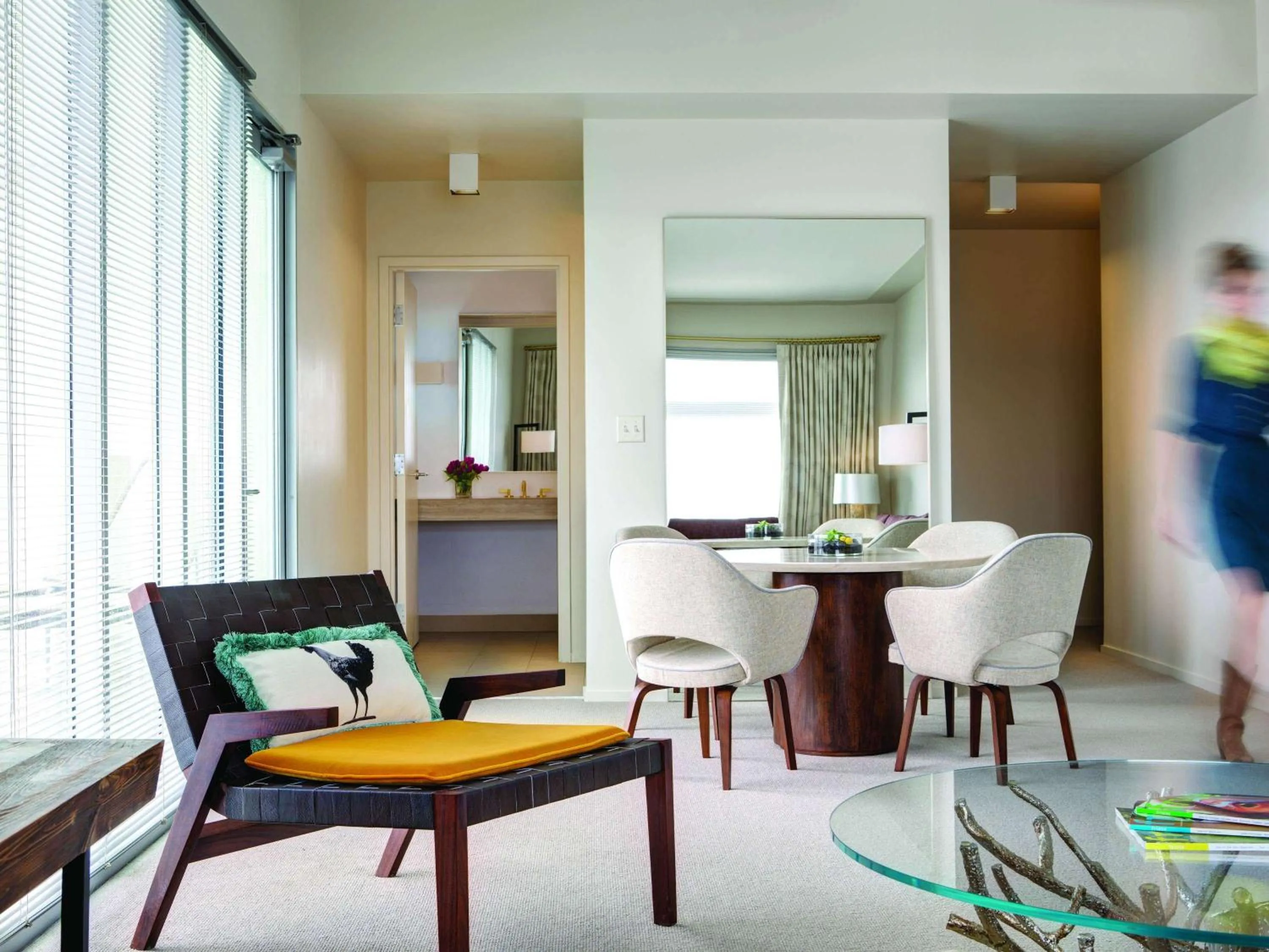 Photo of the whole room in 21c Museum Hotel Bentonville - MGallery