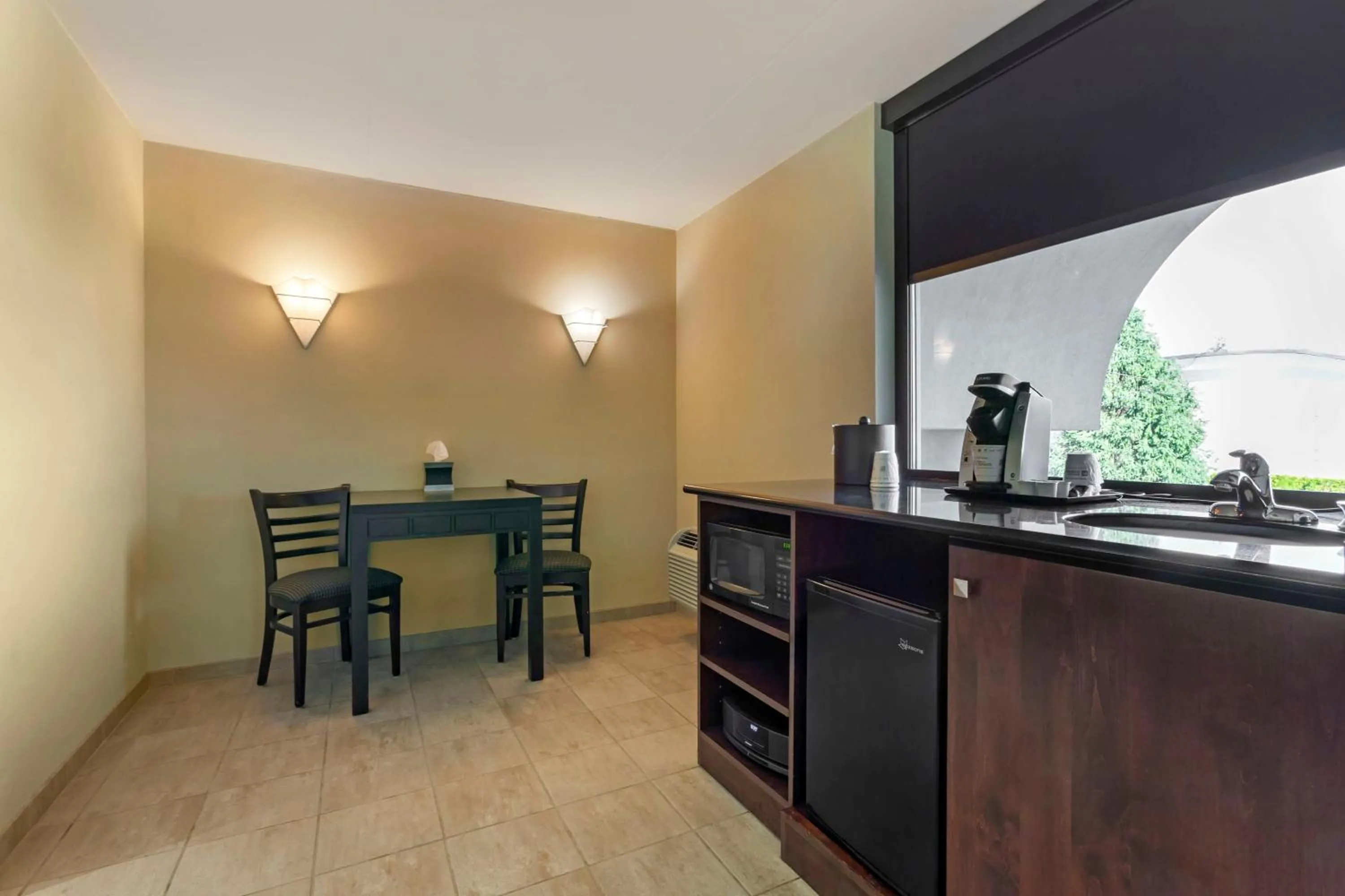 Photo of the whole room in Best Western Plus Coeur d'Alene Inn