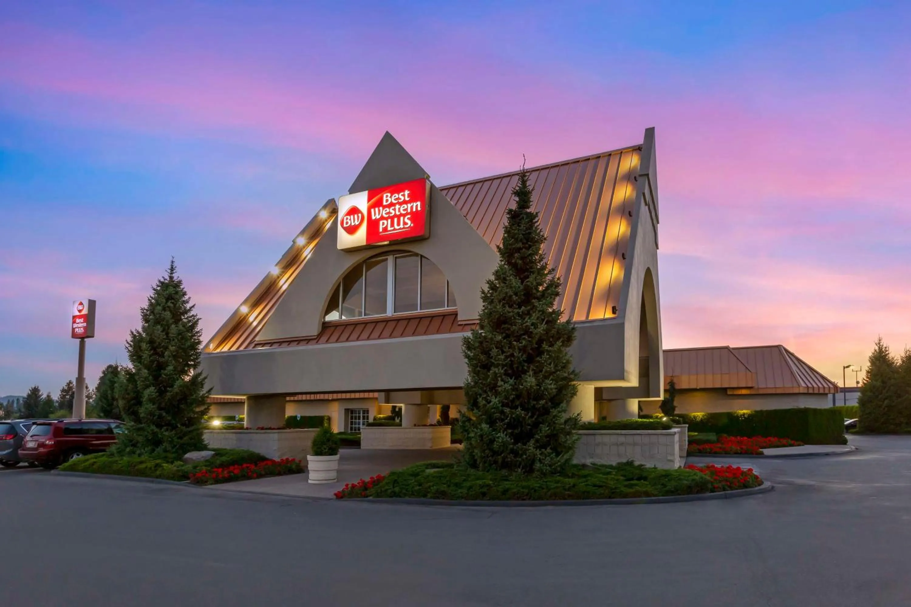 Property building in Best Western Plus Coeur d'Alene Inn