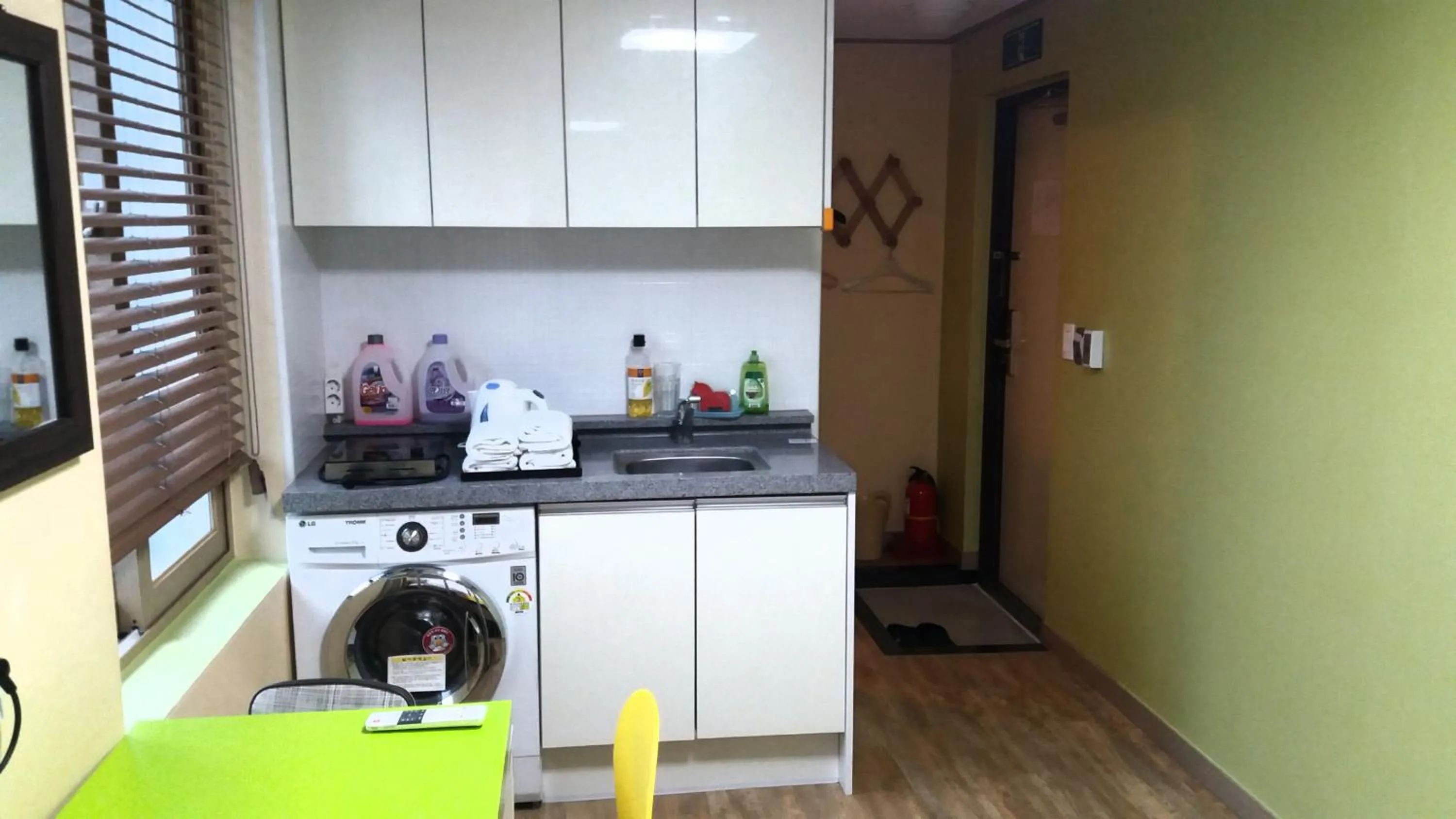 Kitchen or kitchenette in Cheonggye Haus