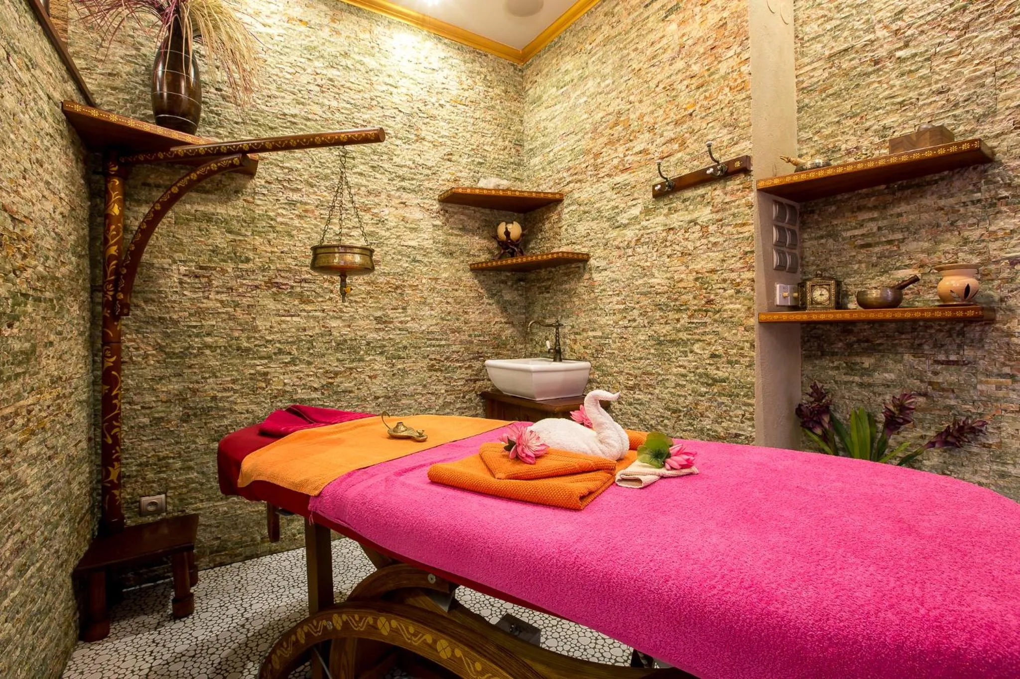 Massage in Golden Royal Boutique Hotel & Spa