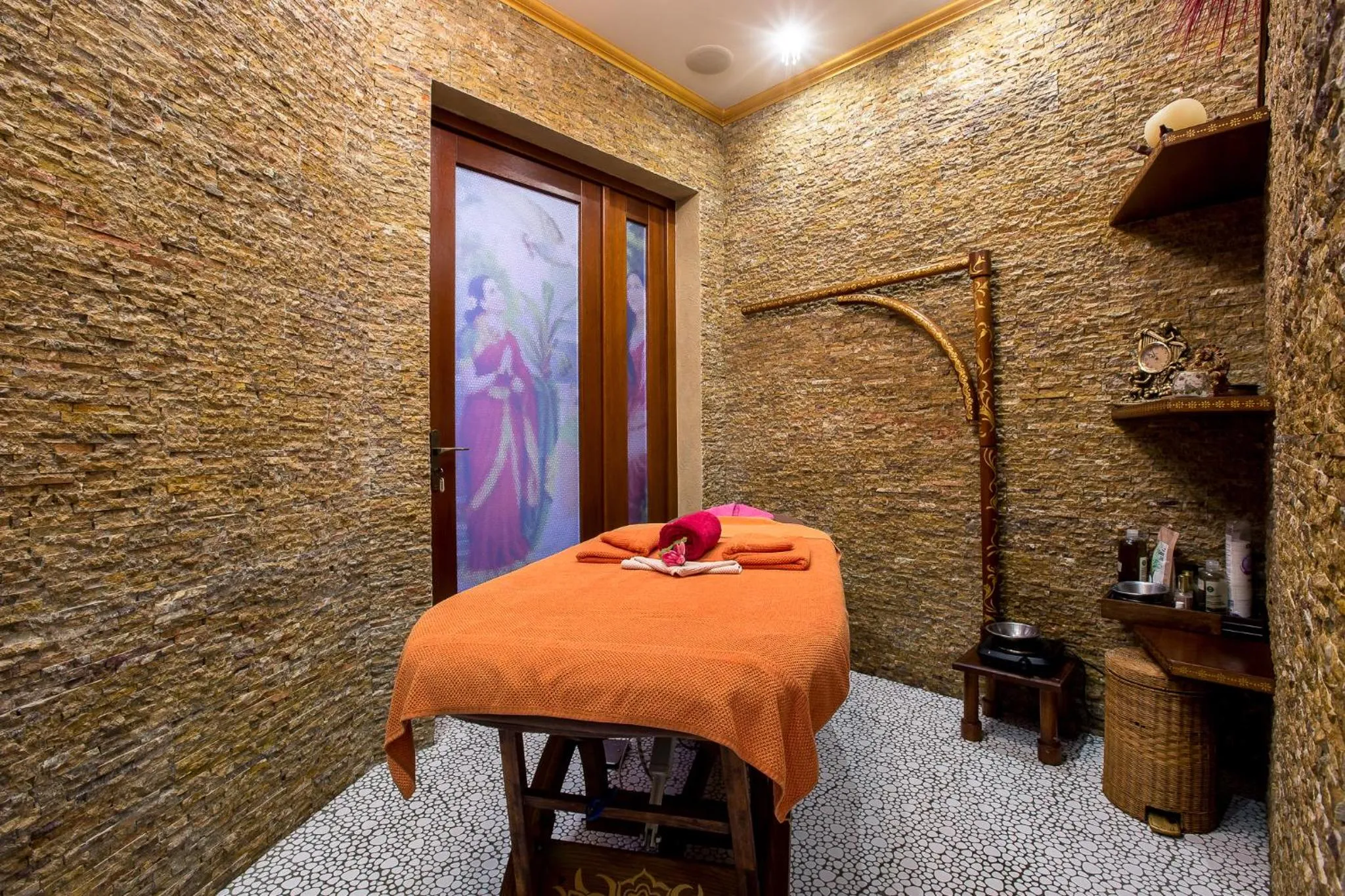 Massage in Golden Royal Boutique Hotel & Spa