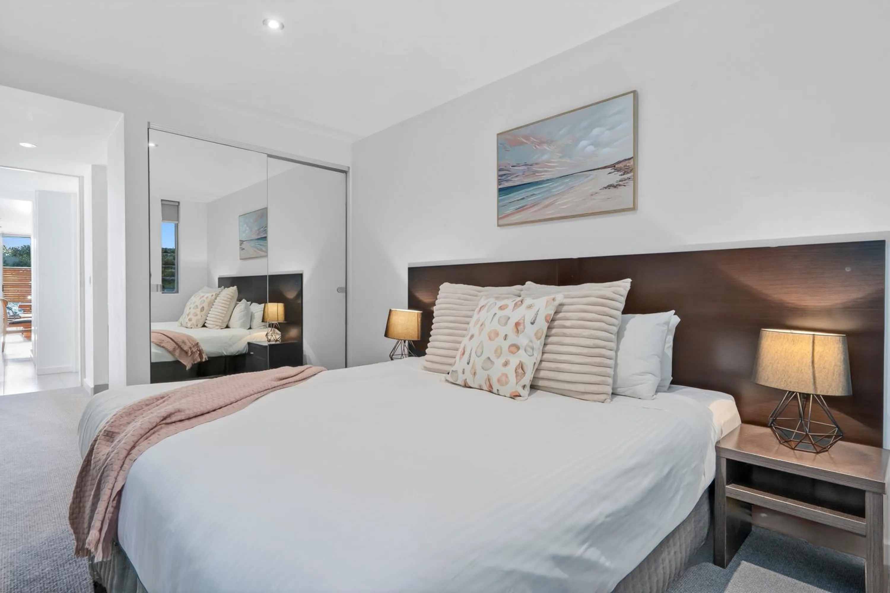 Bedroom, Bed in The Dolphin Apartments