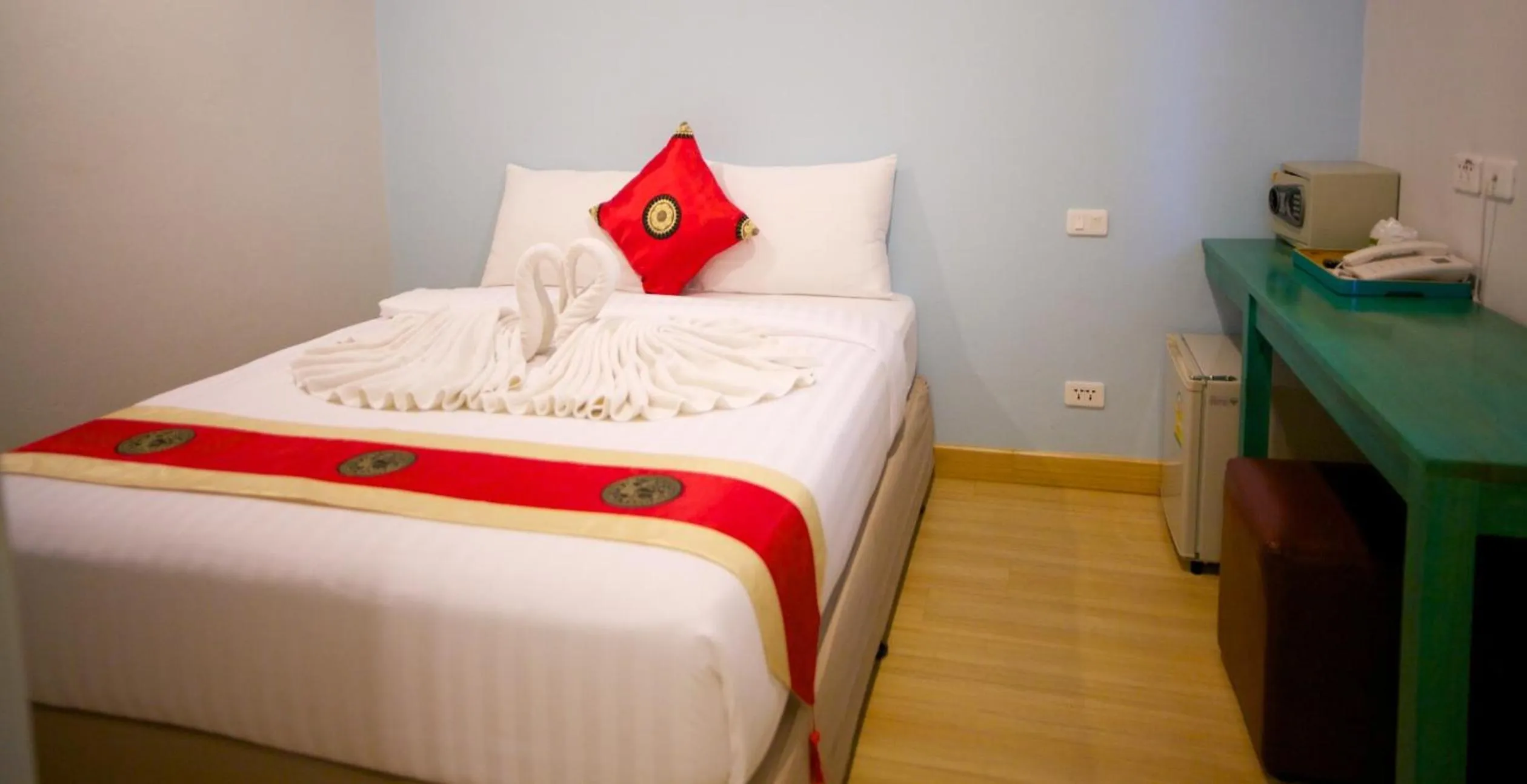 Bed in Nantra Chaweng Beach Hotel