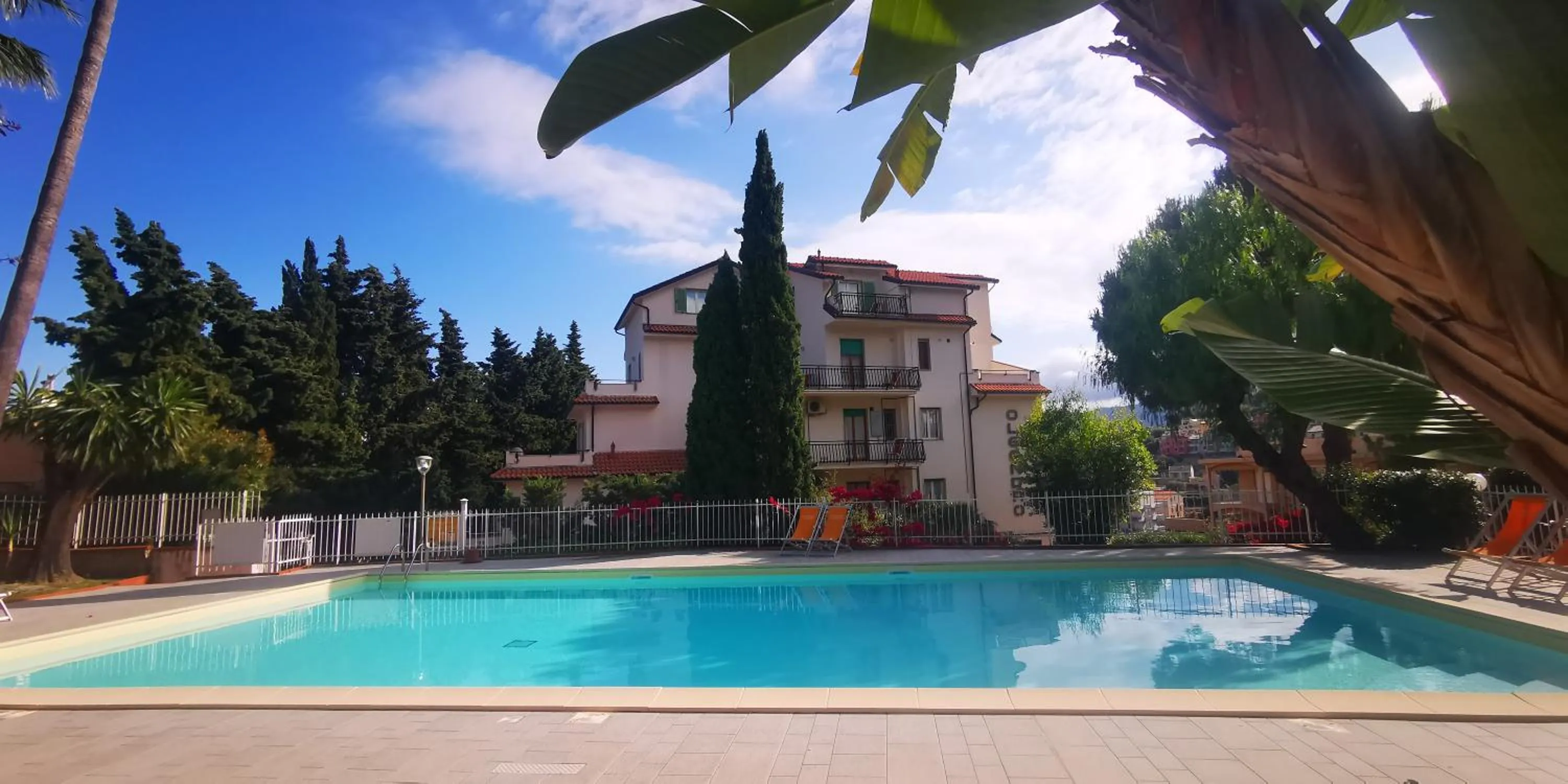 Pool view in Residence Oleandro