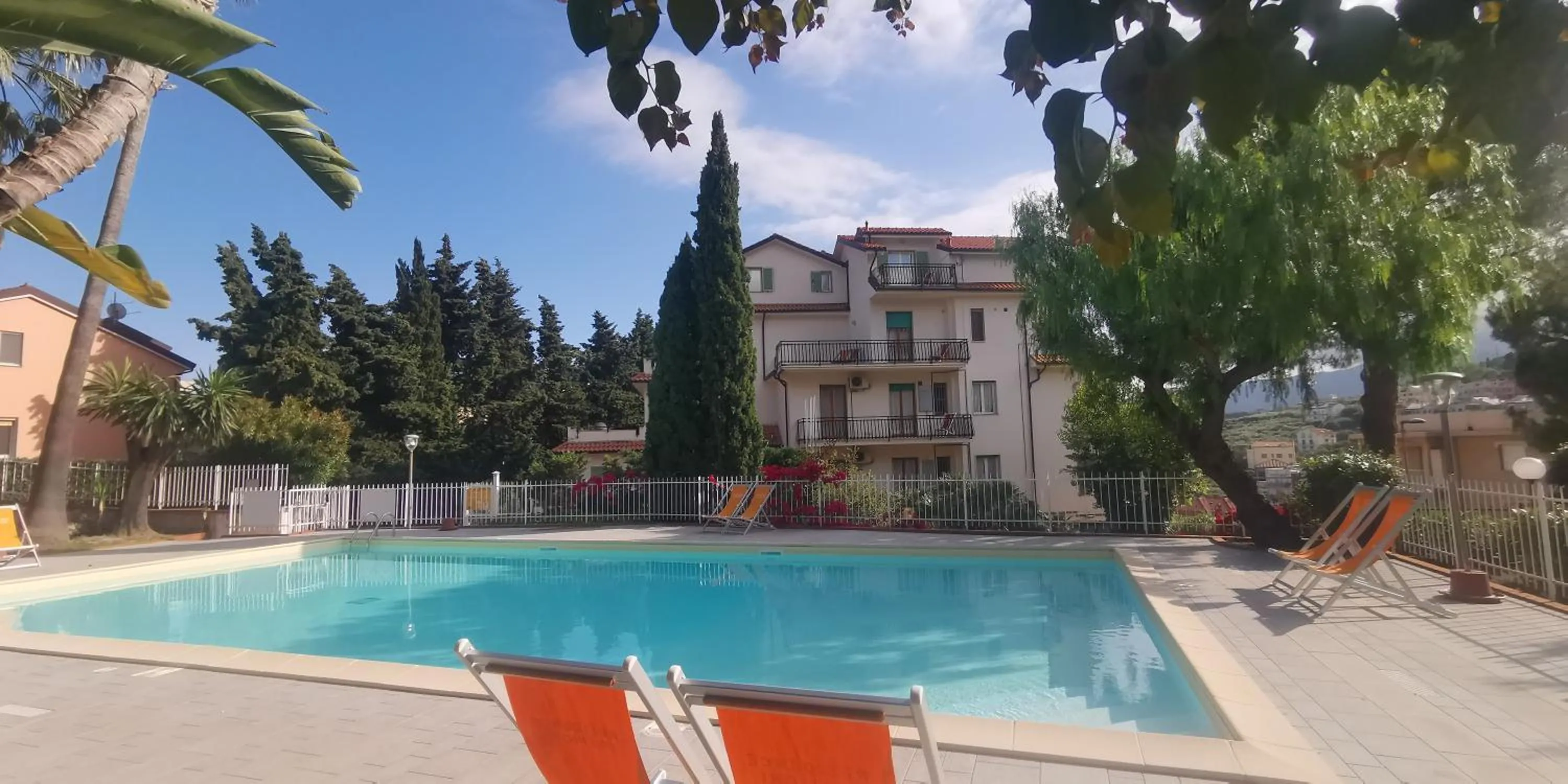 Facade/entrance in Residence Oleandro