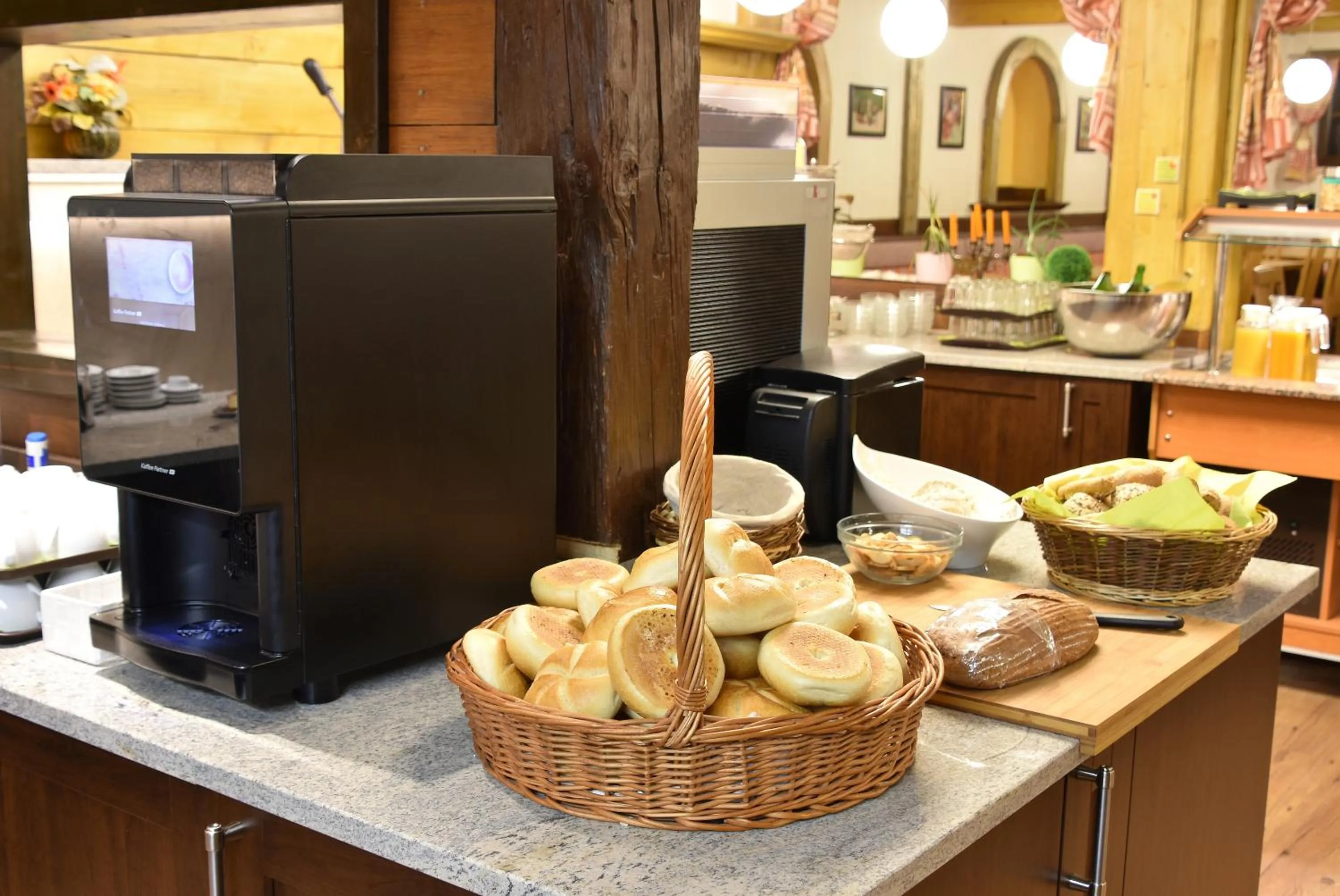 Buffet breakfast in Hotel Torwirt