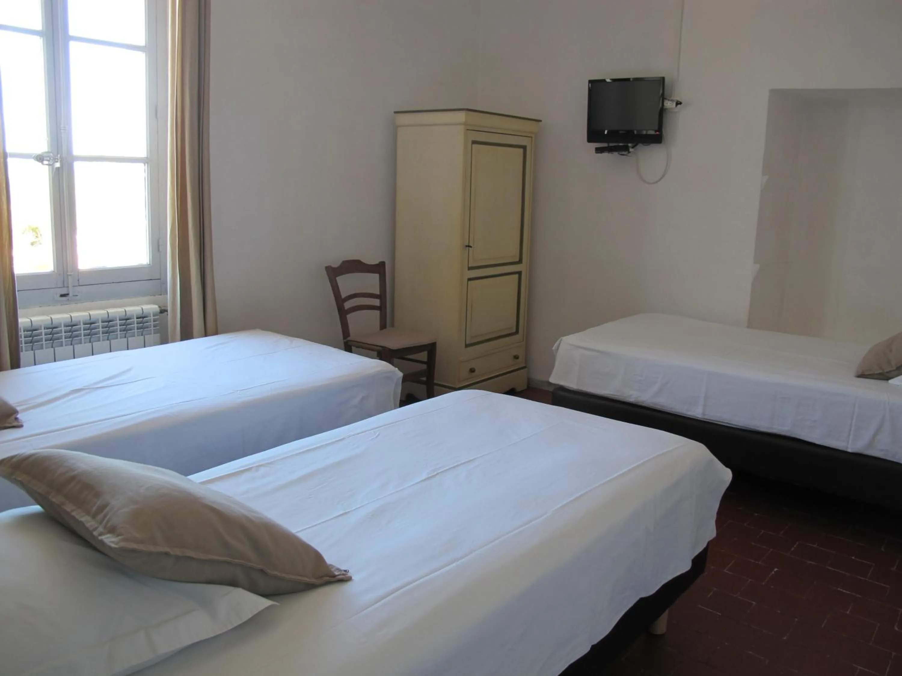 Bedroom, Bed in Le Guintrand