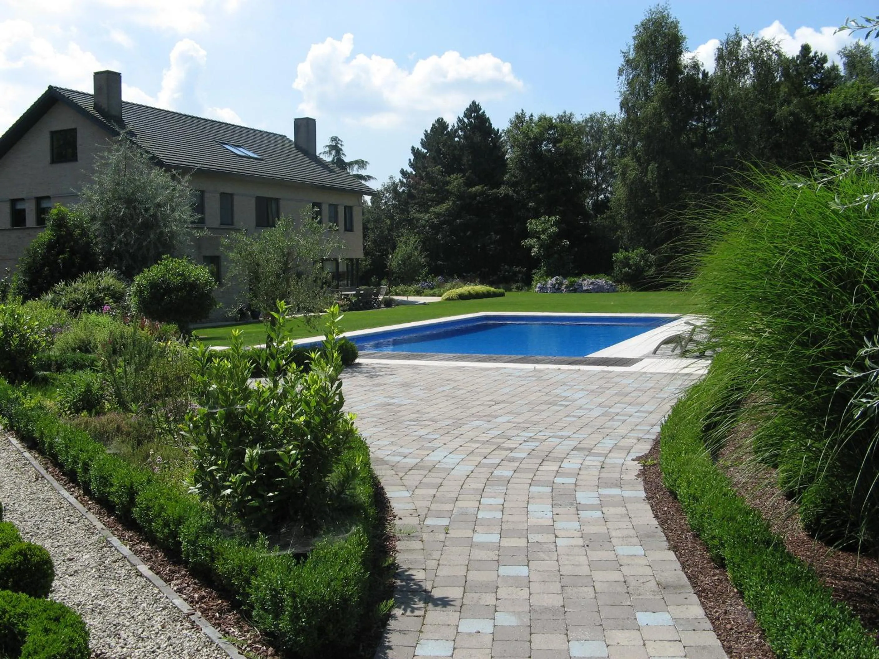 Swimming pool in B&B Au Grenier