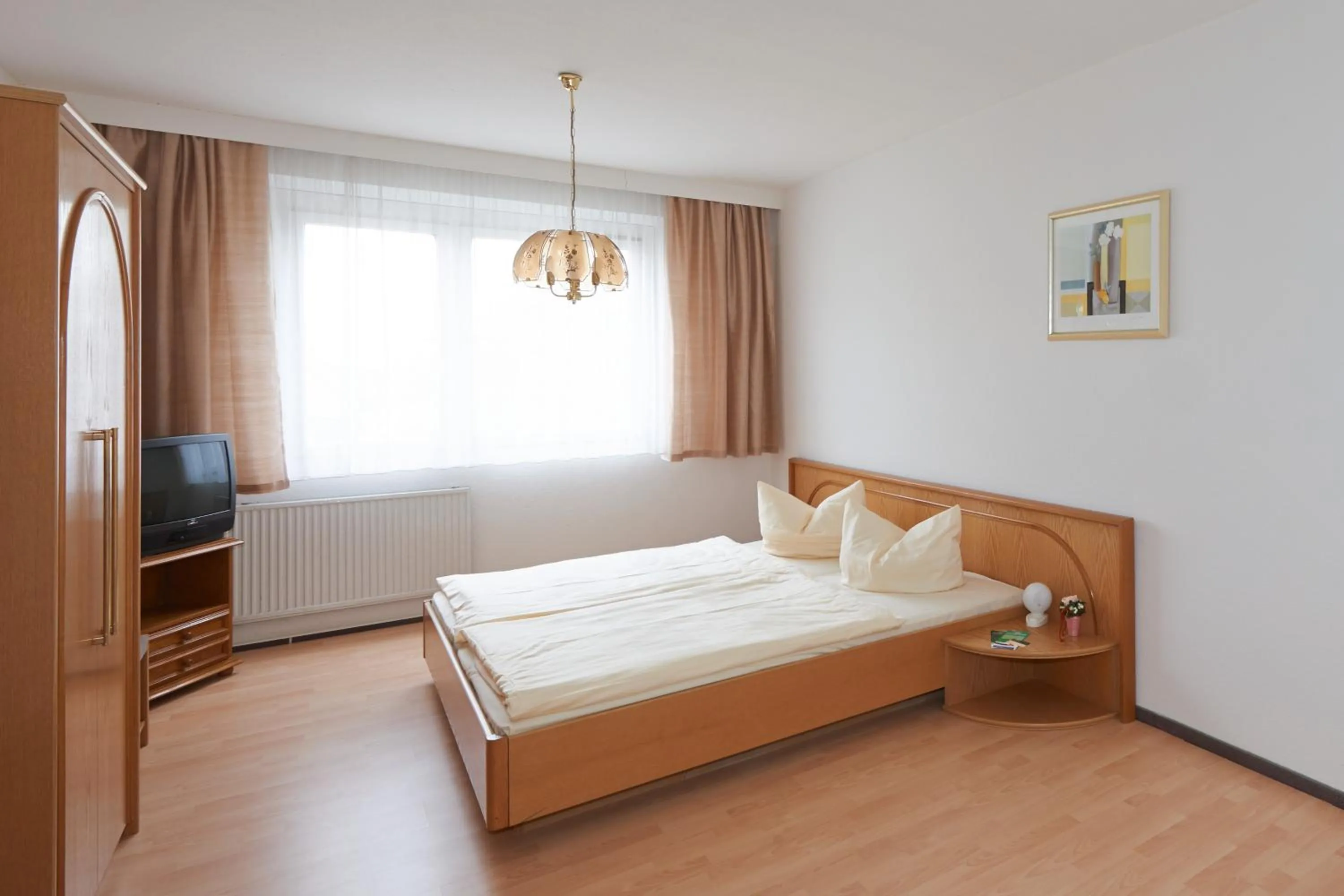 Photo of the whole room, Bed in Alpha Apparthotel leipzig-Rötha