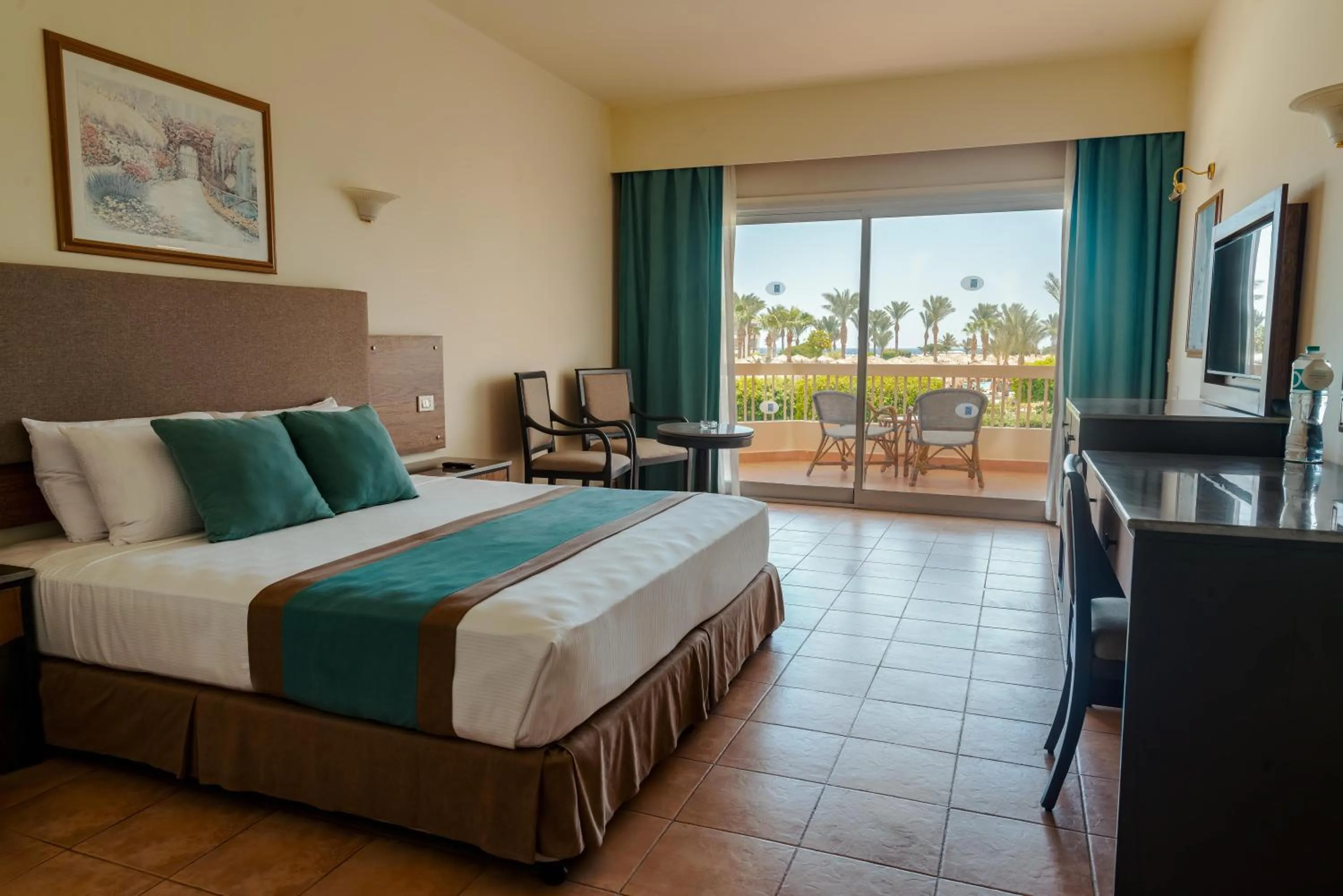 Photo of the whole room, Bed in Hurghada Long Beach Resort