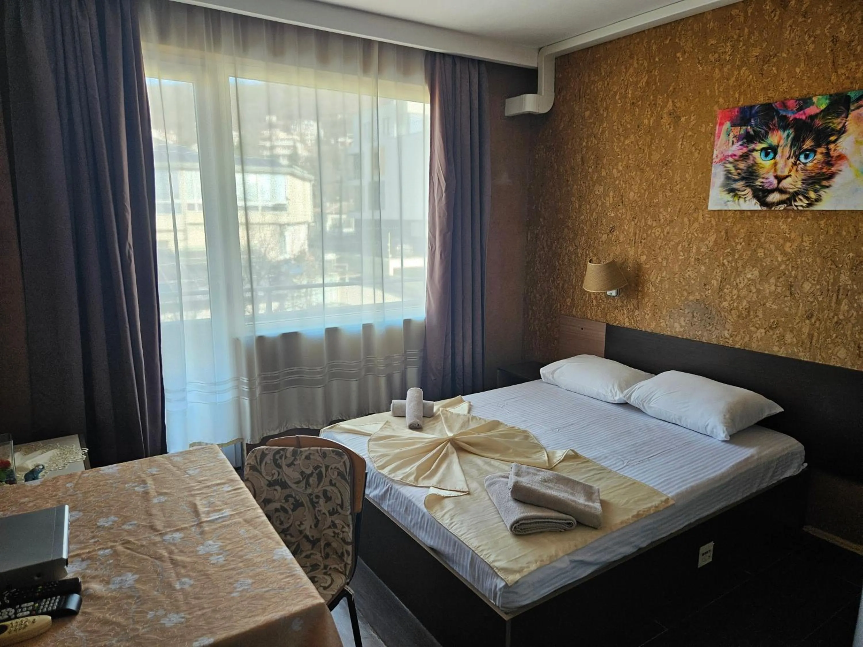 Bedroom, Bed in Paralax Hotel