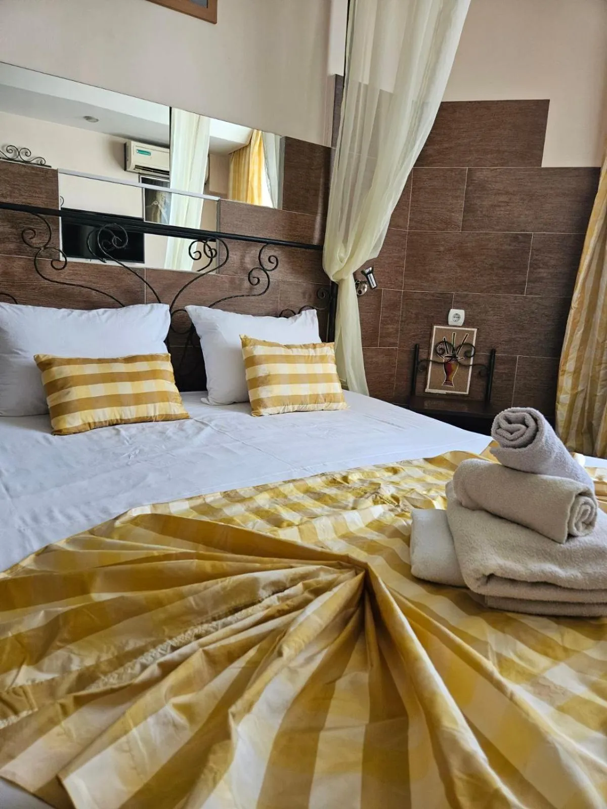 Bed in Paralax Hotel