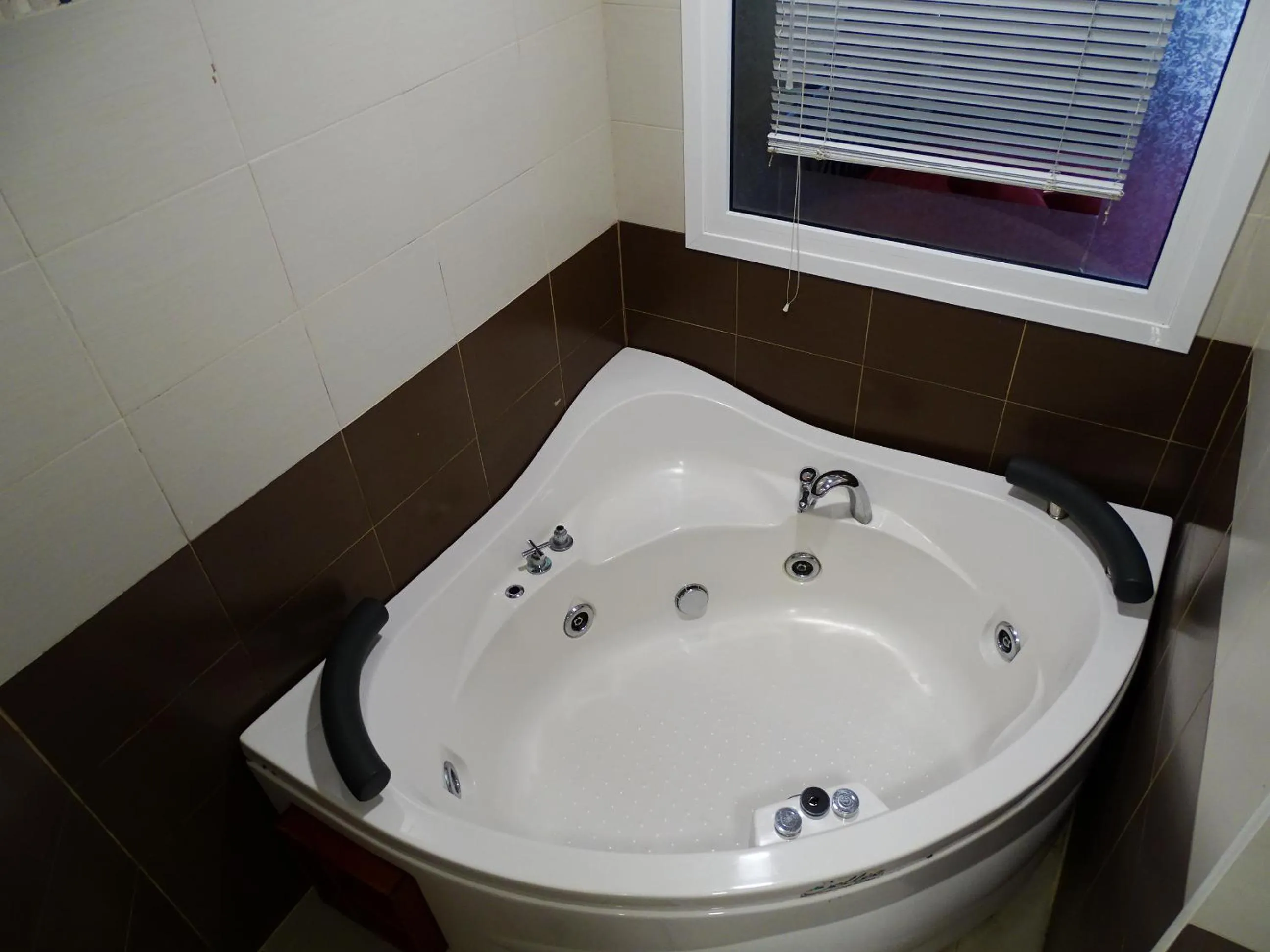 Bathroom in Paralax Hotel