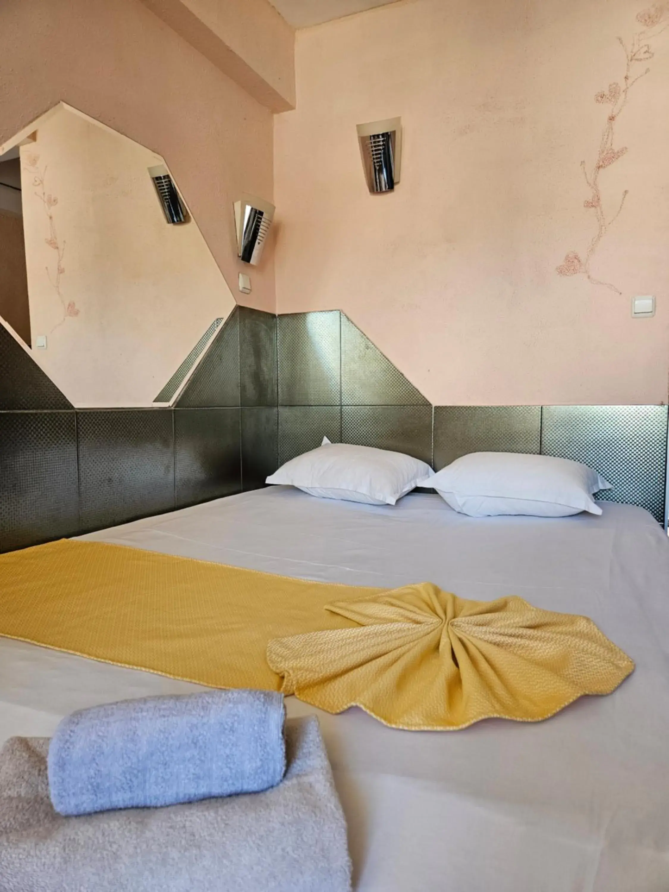 Single Room with Bathroom in Paralax Hotel Single Room with Bathroom in Paralax Hotel