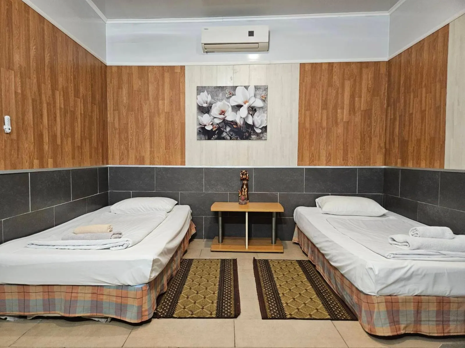 Bedroom, Bed in Paralax Hotel