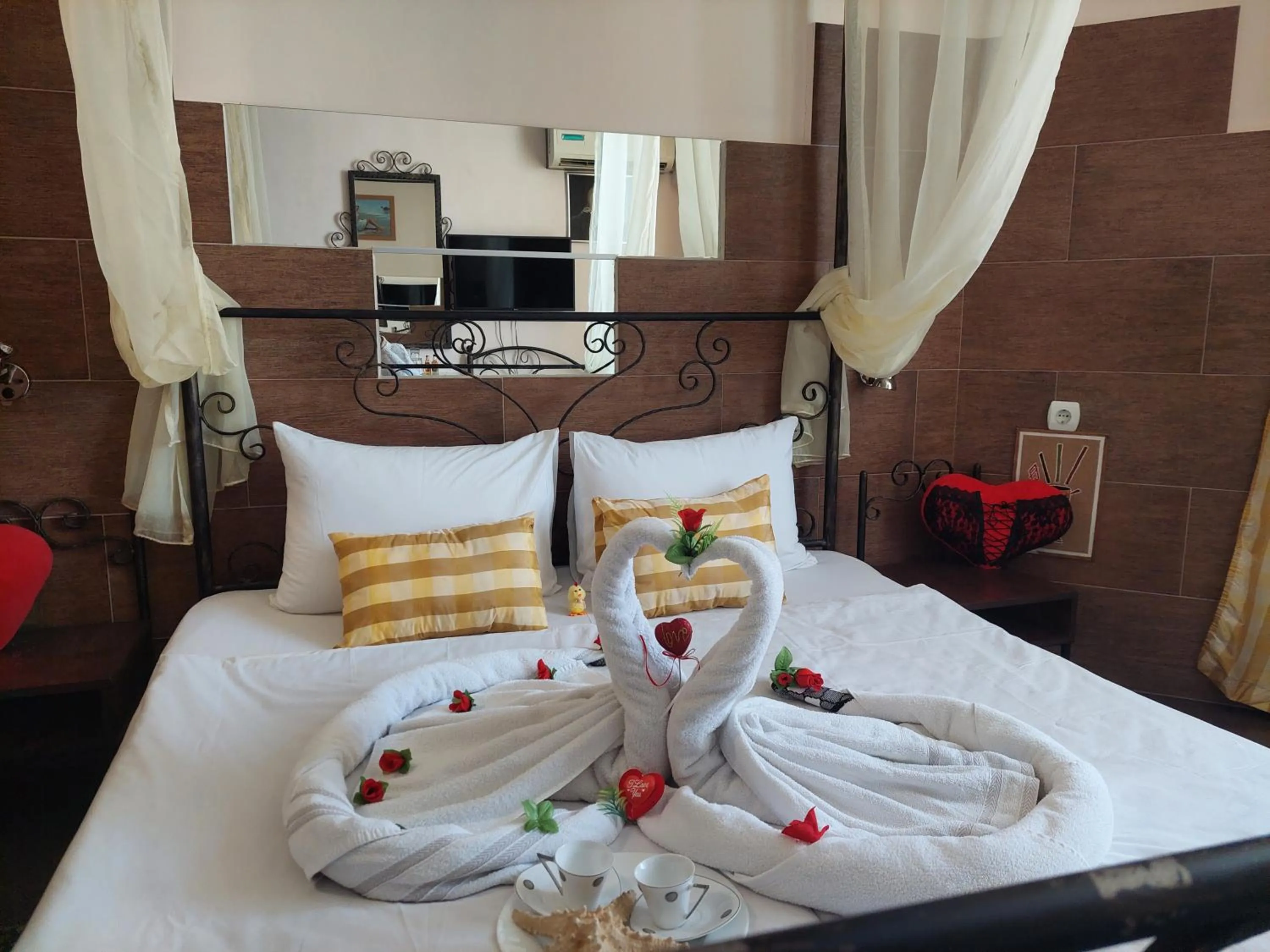 Bed in Paralax Hotel