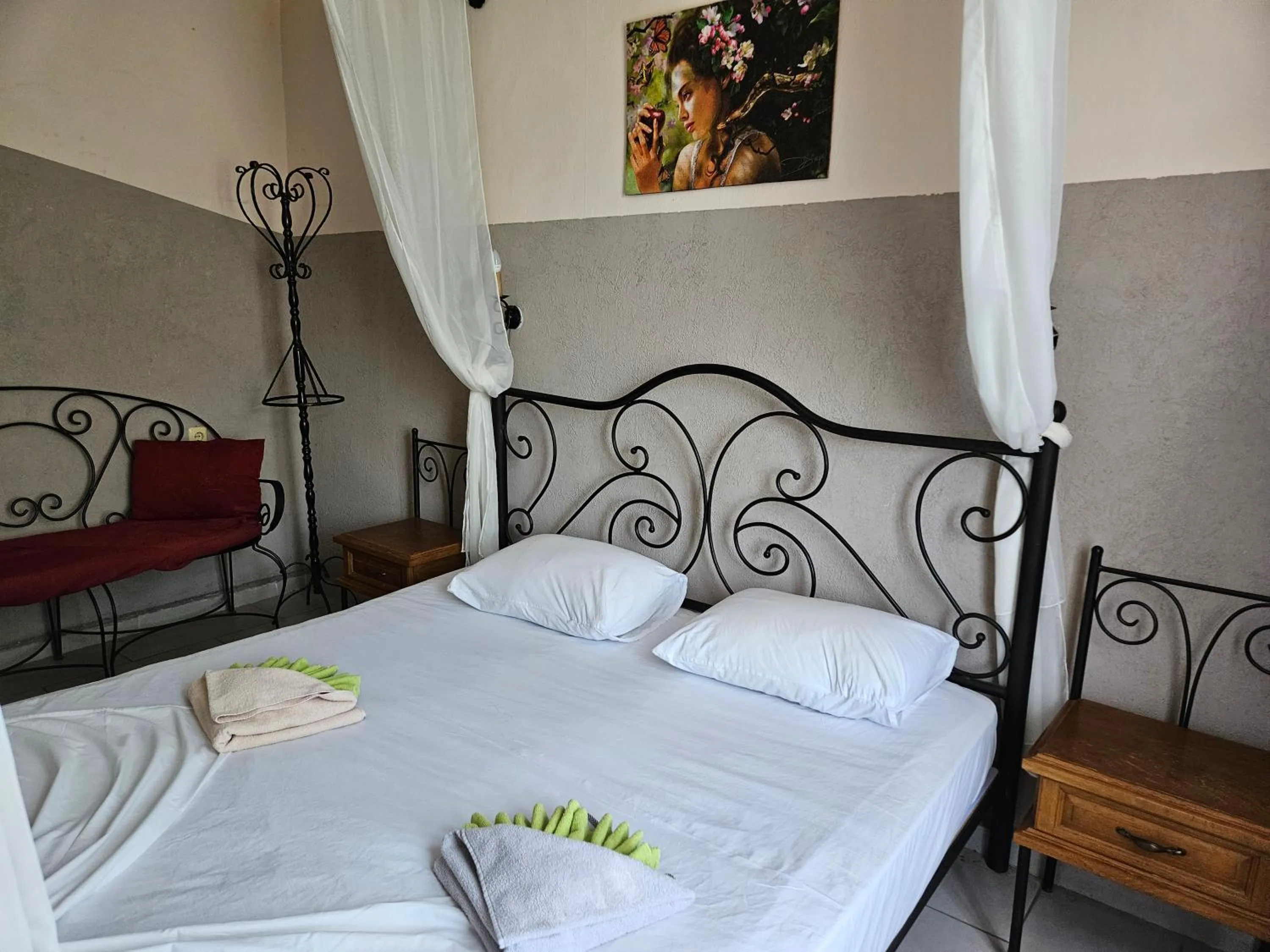 Bed in Paralax Hotel