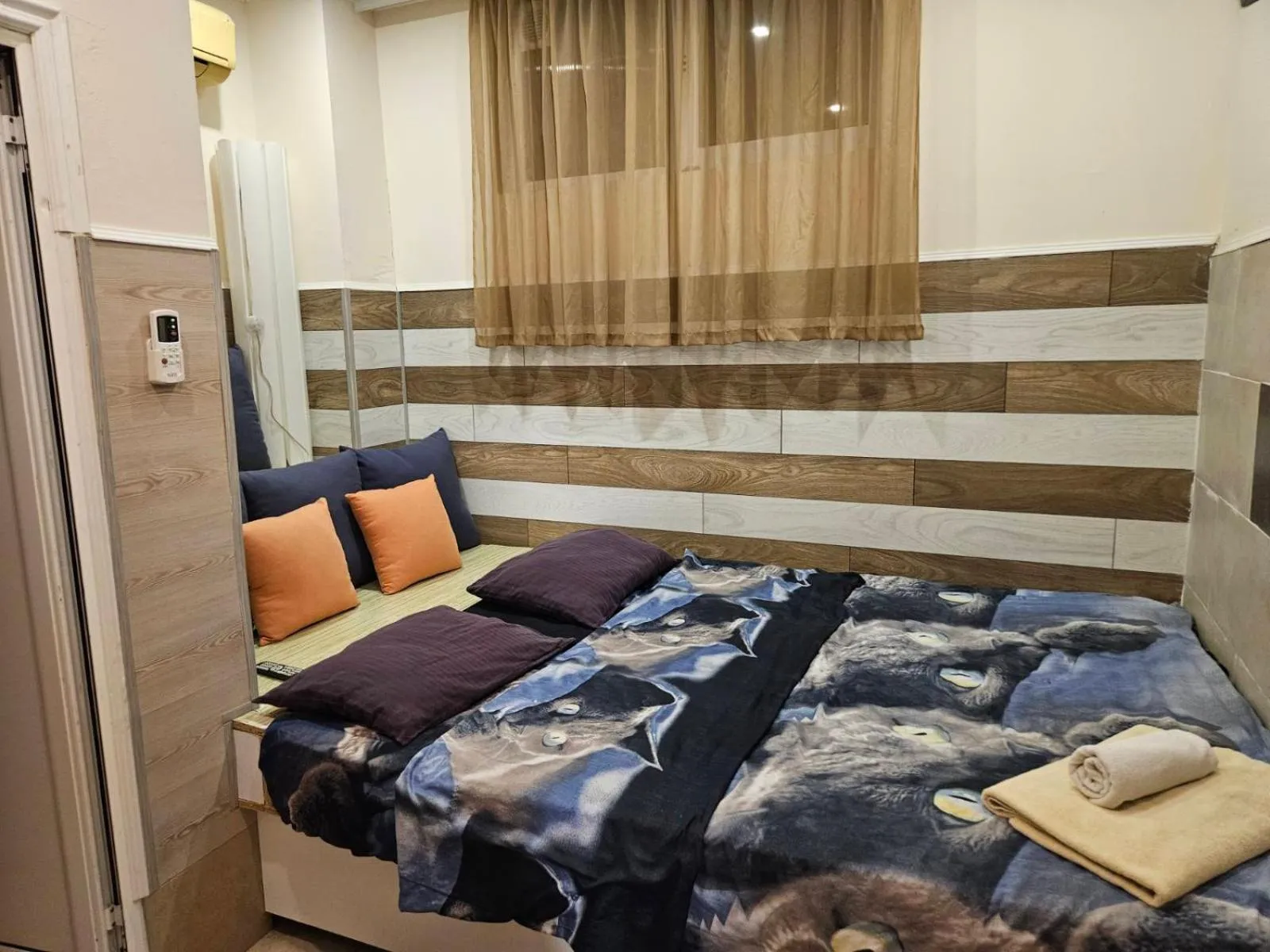 Bedroom, Bed in Paralax Hotel