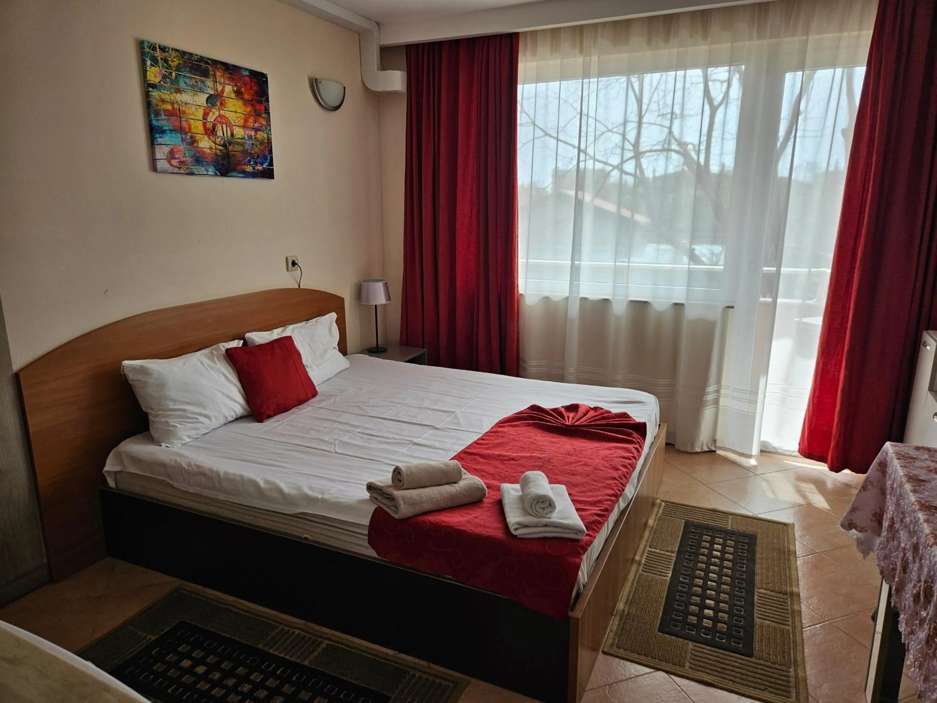 Bedroom, Bed in Paralax Hotel