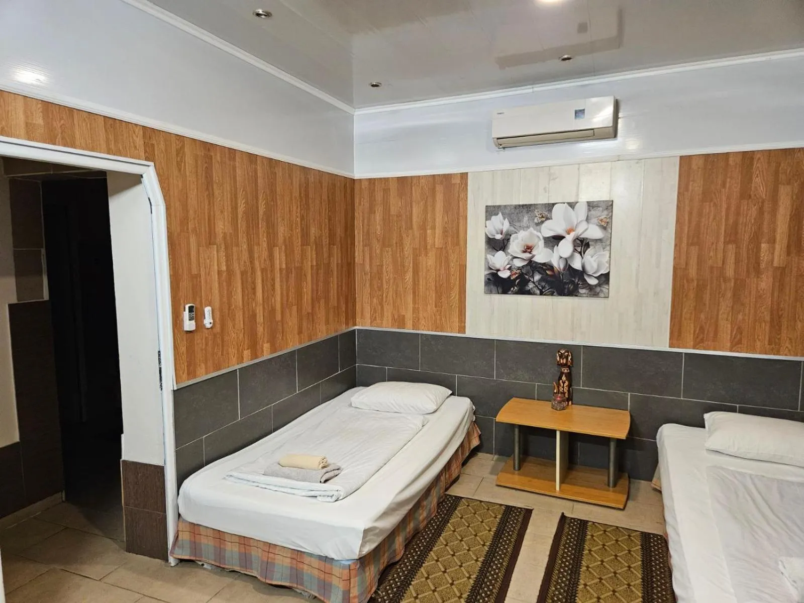 Bedroom, Bed in Paralax Hotel