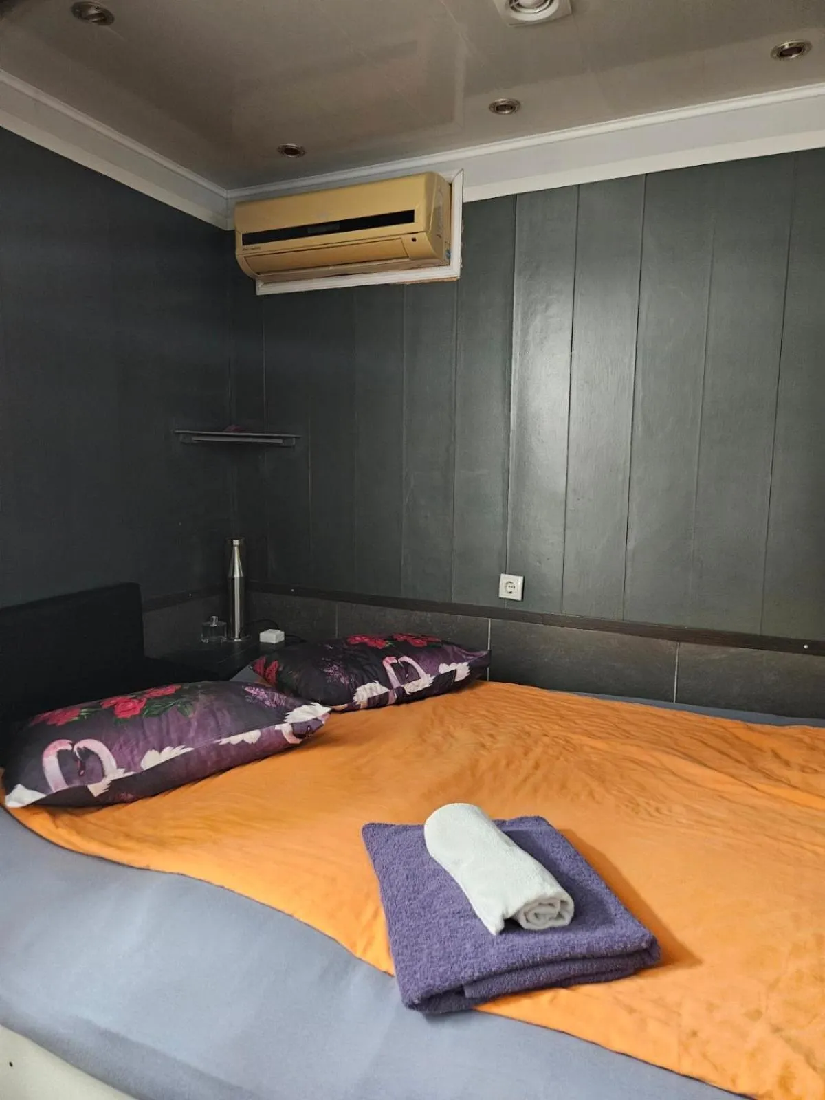 Bed in Paralax Hotel