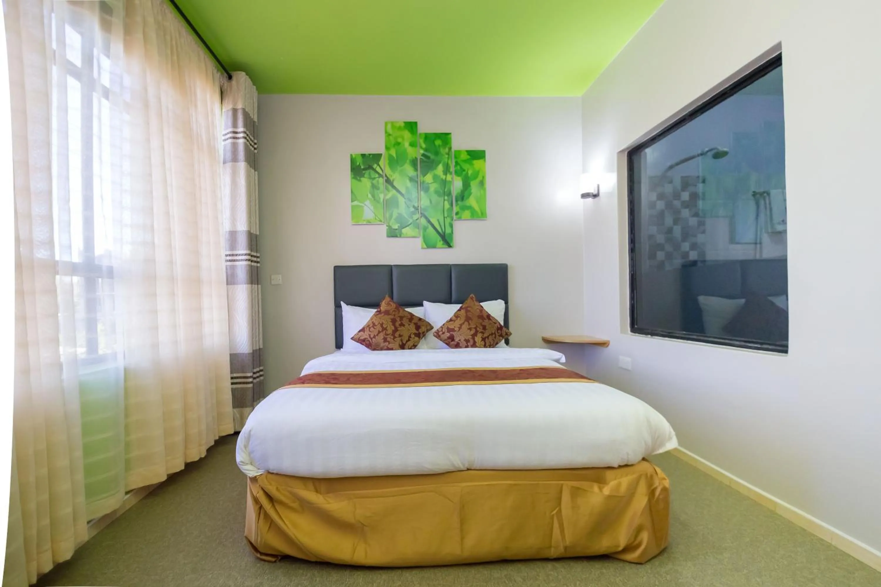 Bedroom, Bed in Maple Inn Hotel