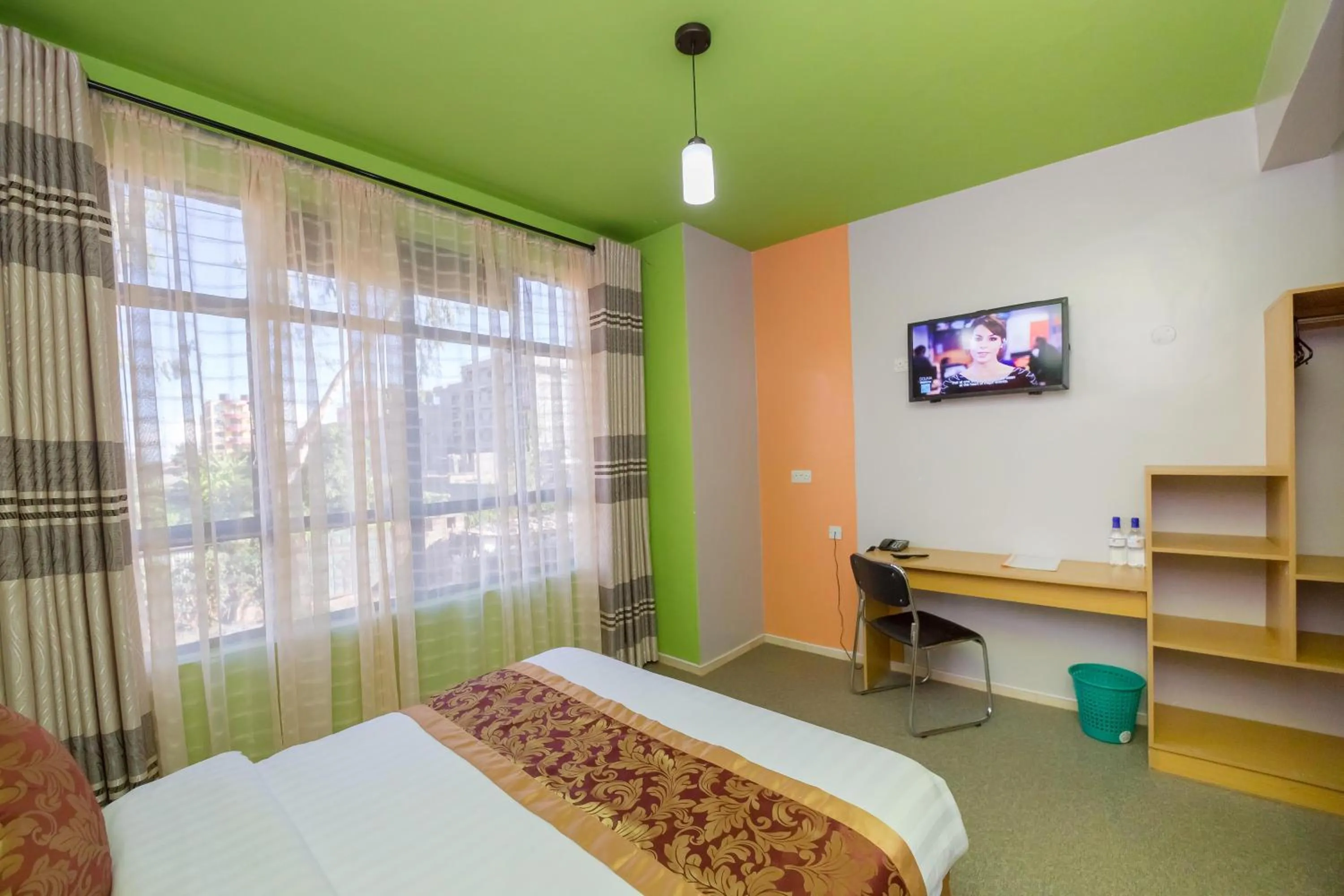 TV and multimedia, Bed in Maple Inn Hotel