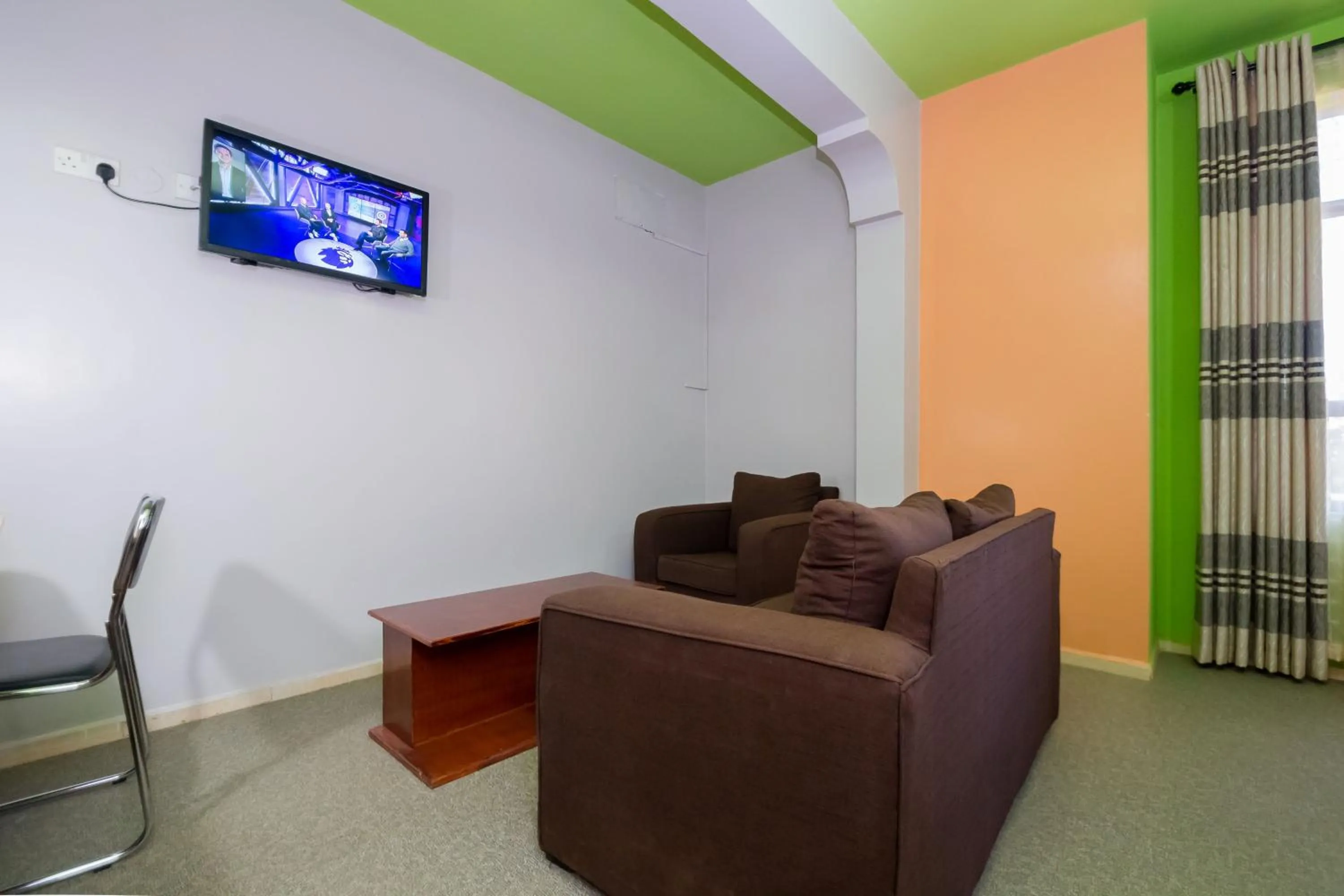 TV and multimedia in Maple Inn Hotel