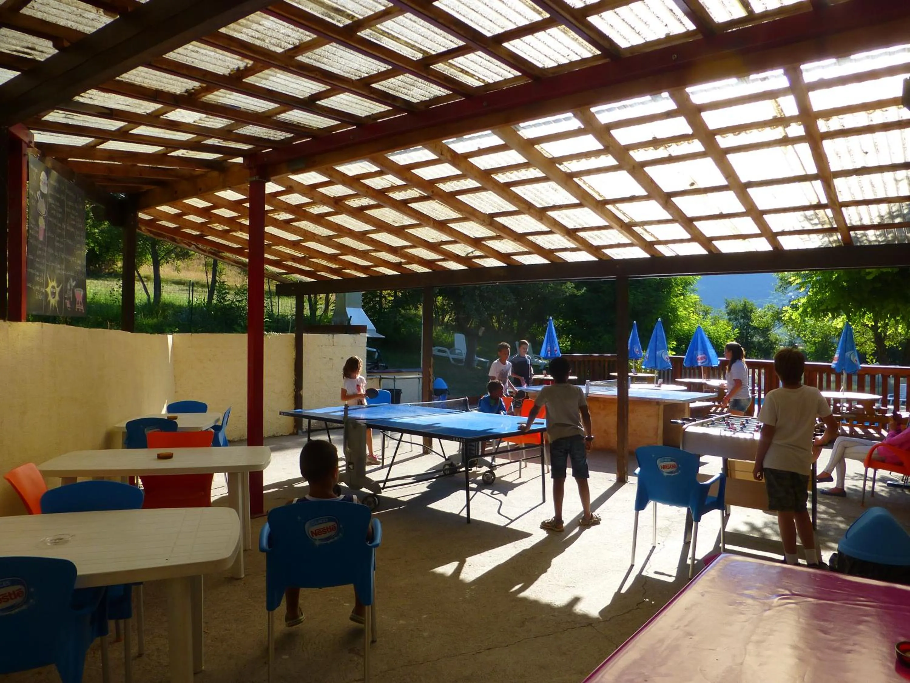 Table tennis in Camping, Hôtel De Plein Air Les Cariamas