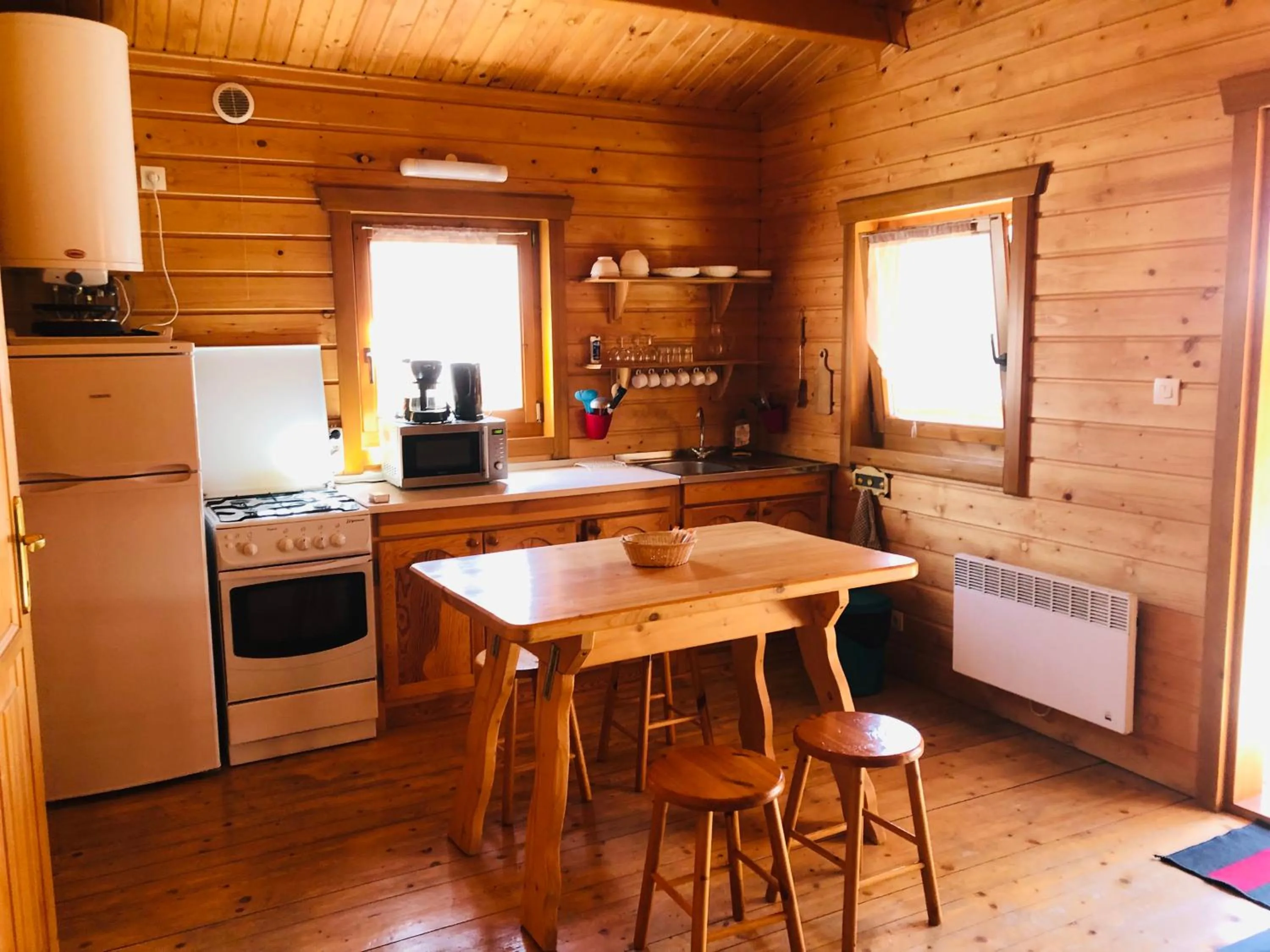 kitchen in Camping, Hôtel De Plein Air Les Cariamas