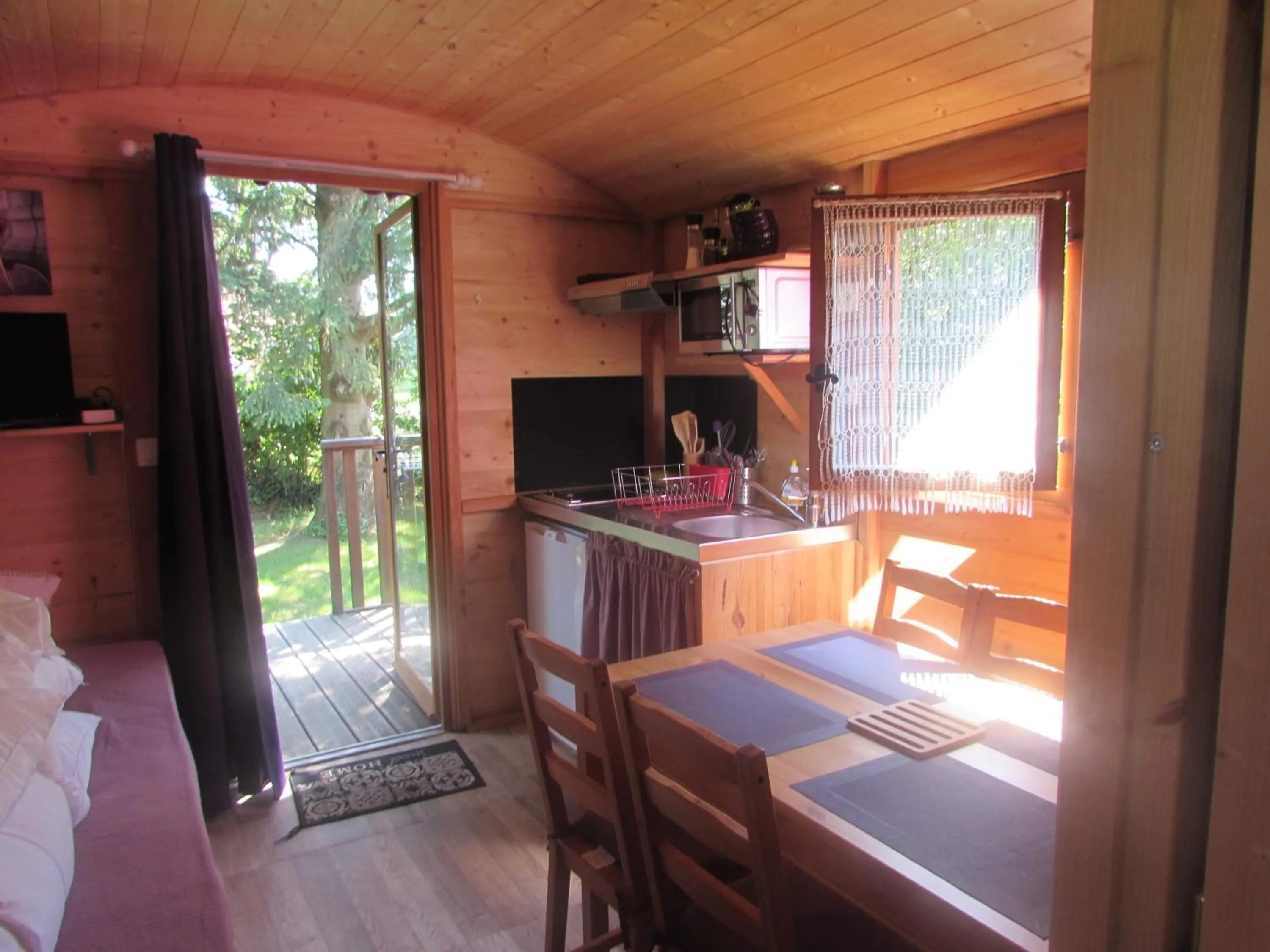 Property building in Camping, Hôtel De Plein Air Les Cariamas