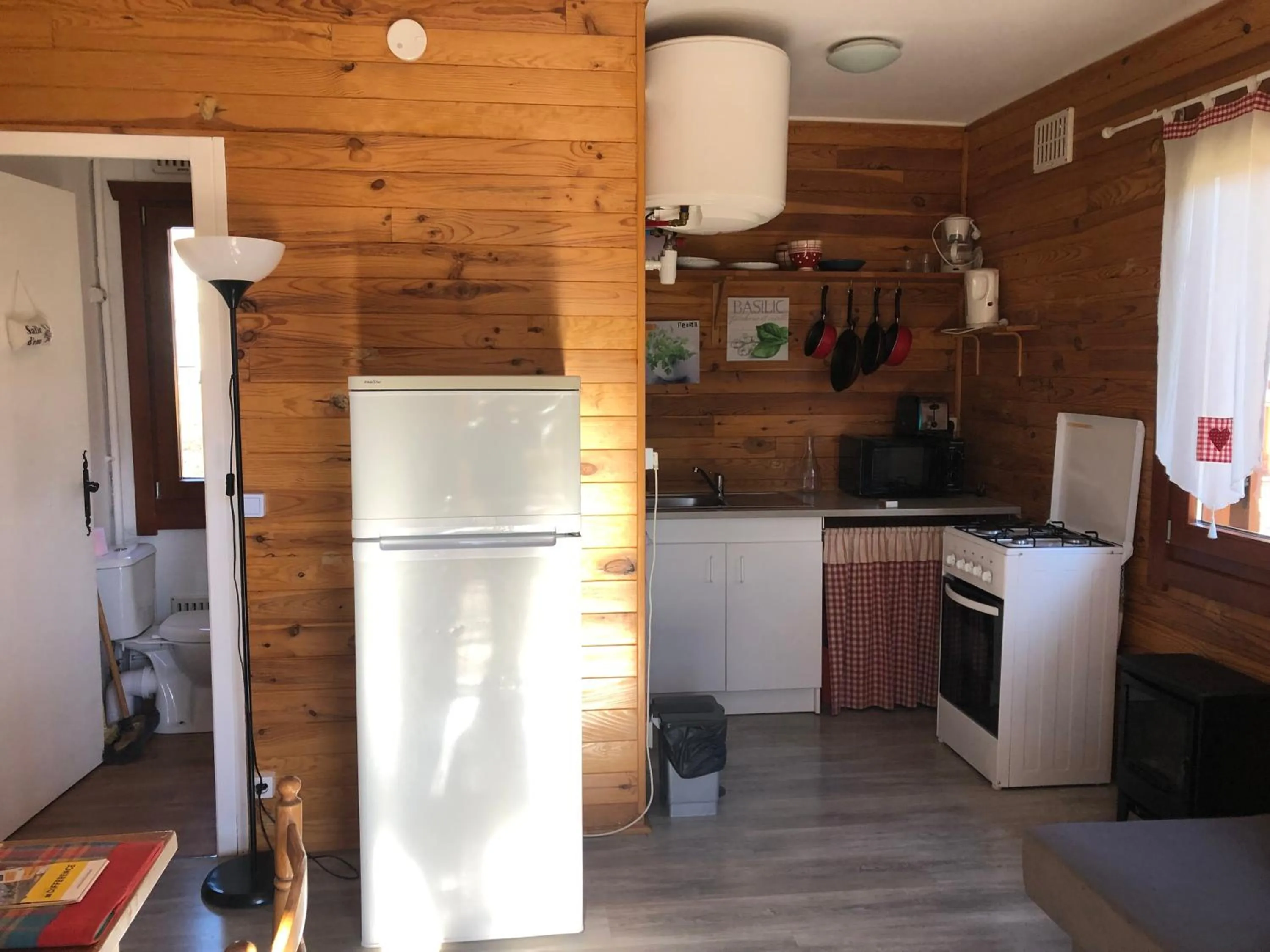 kitchen in Camping, Hôtel De Plein Air Les Cariamas