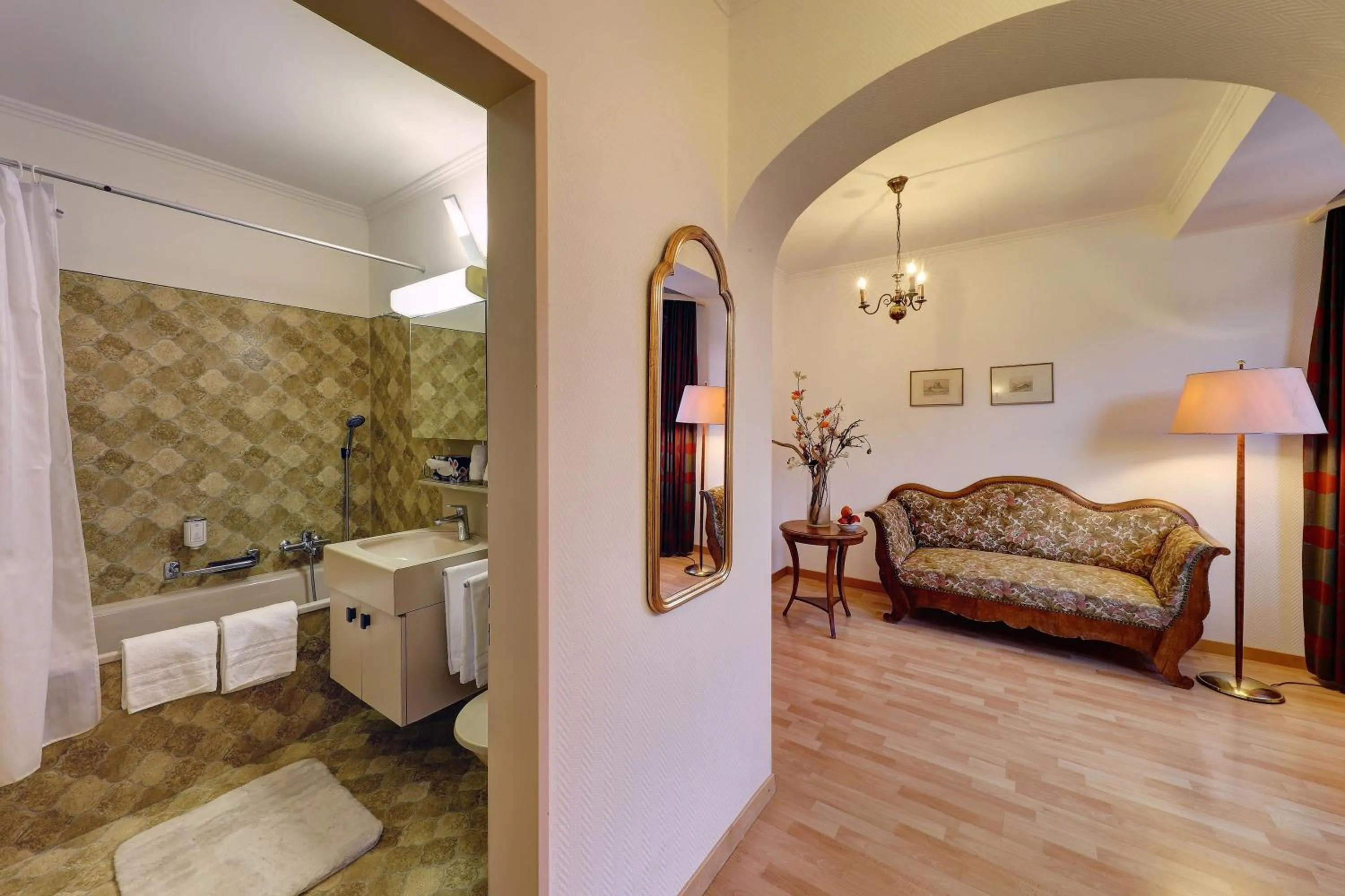 Bathroom in Hotel Schweizerhof Sta Maria