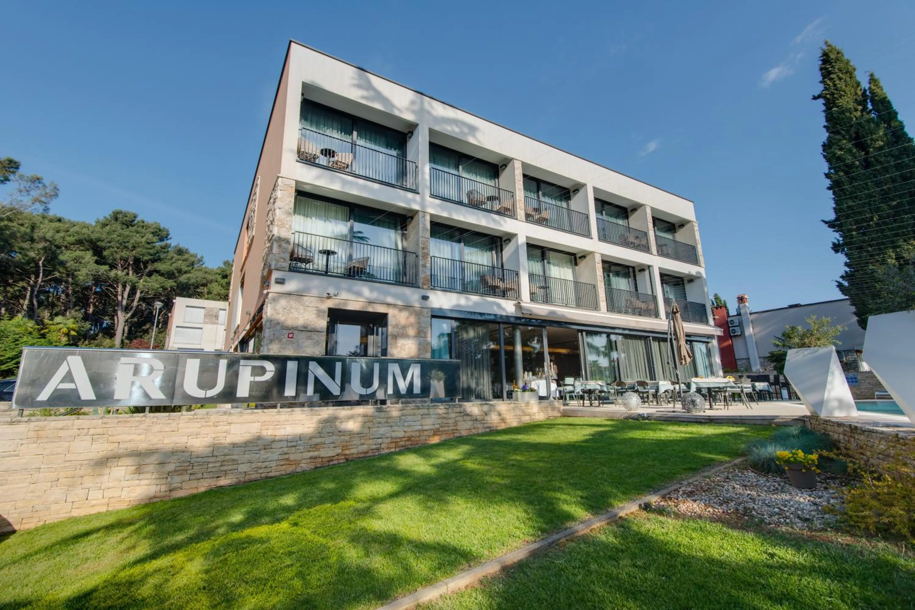 Facade/entrance in Hotel Arupinum