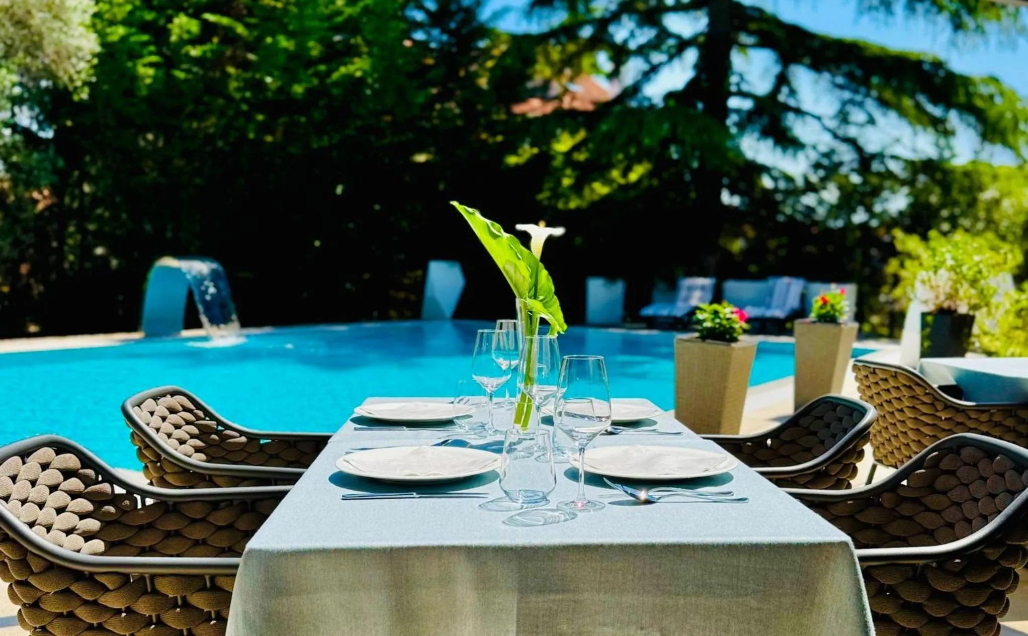 Restaurant/places to eat in Hotel Arupinum